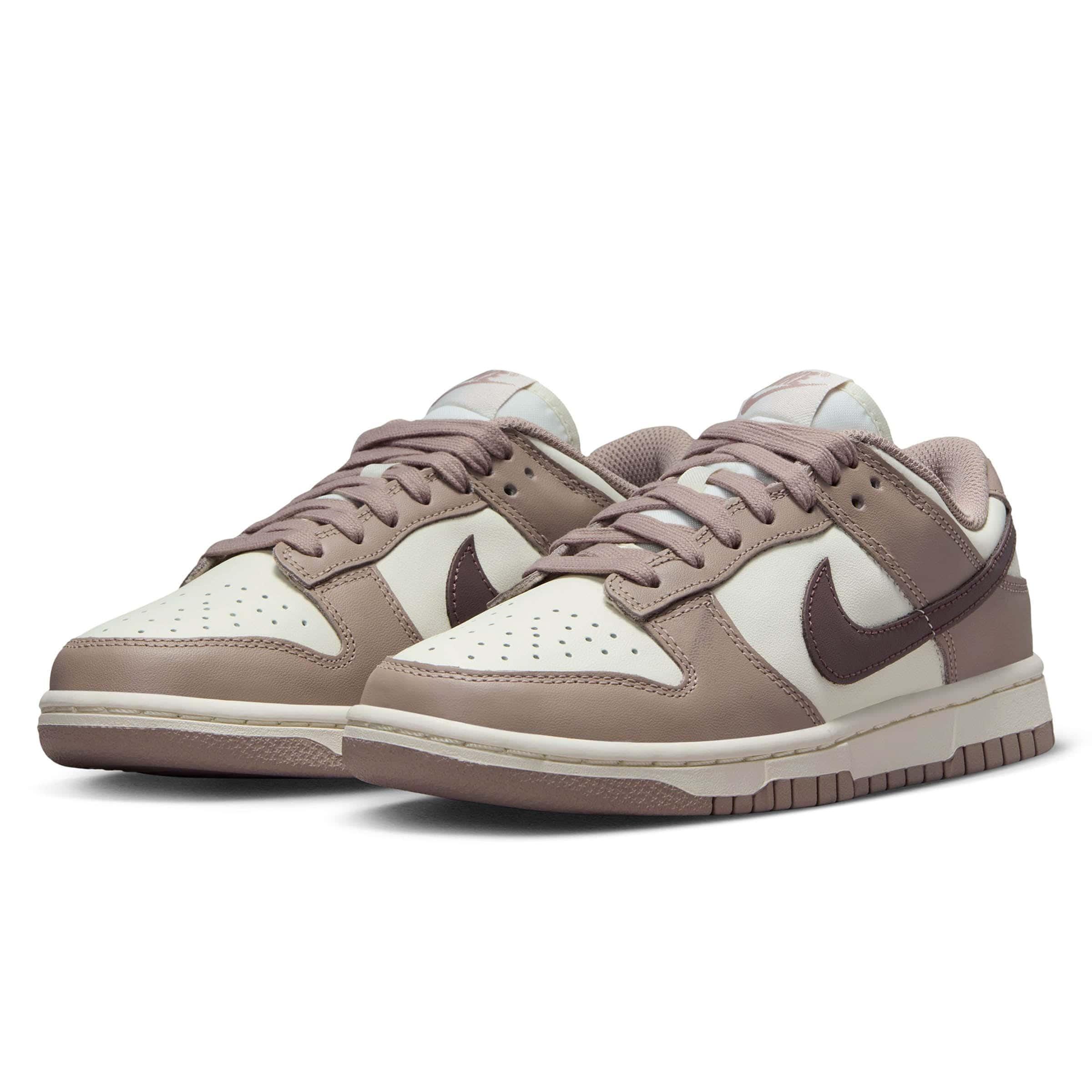 WOMEN'S DUNK LOW Female Product Image