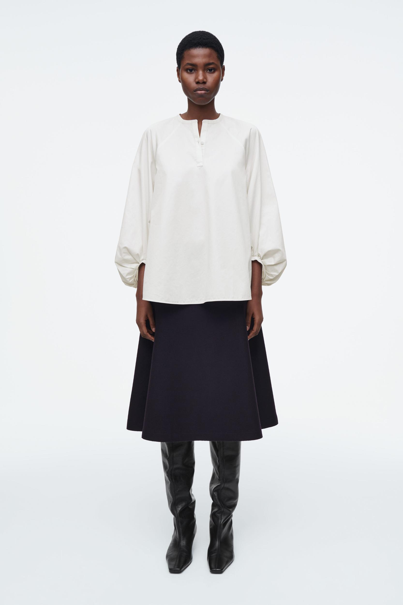 BALLOON-SLEEVE BLOUSE Product Image