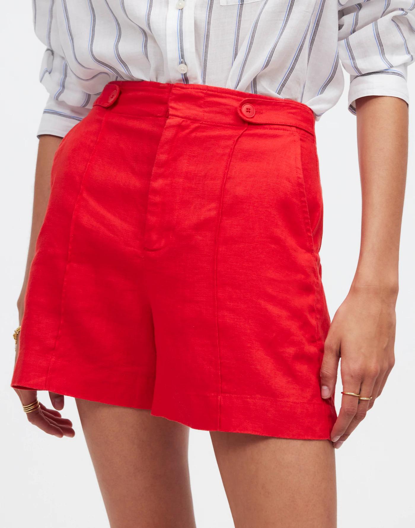 Clean Button-Tab Shorts in 100% Linen Product Image