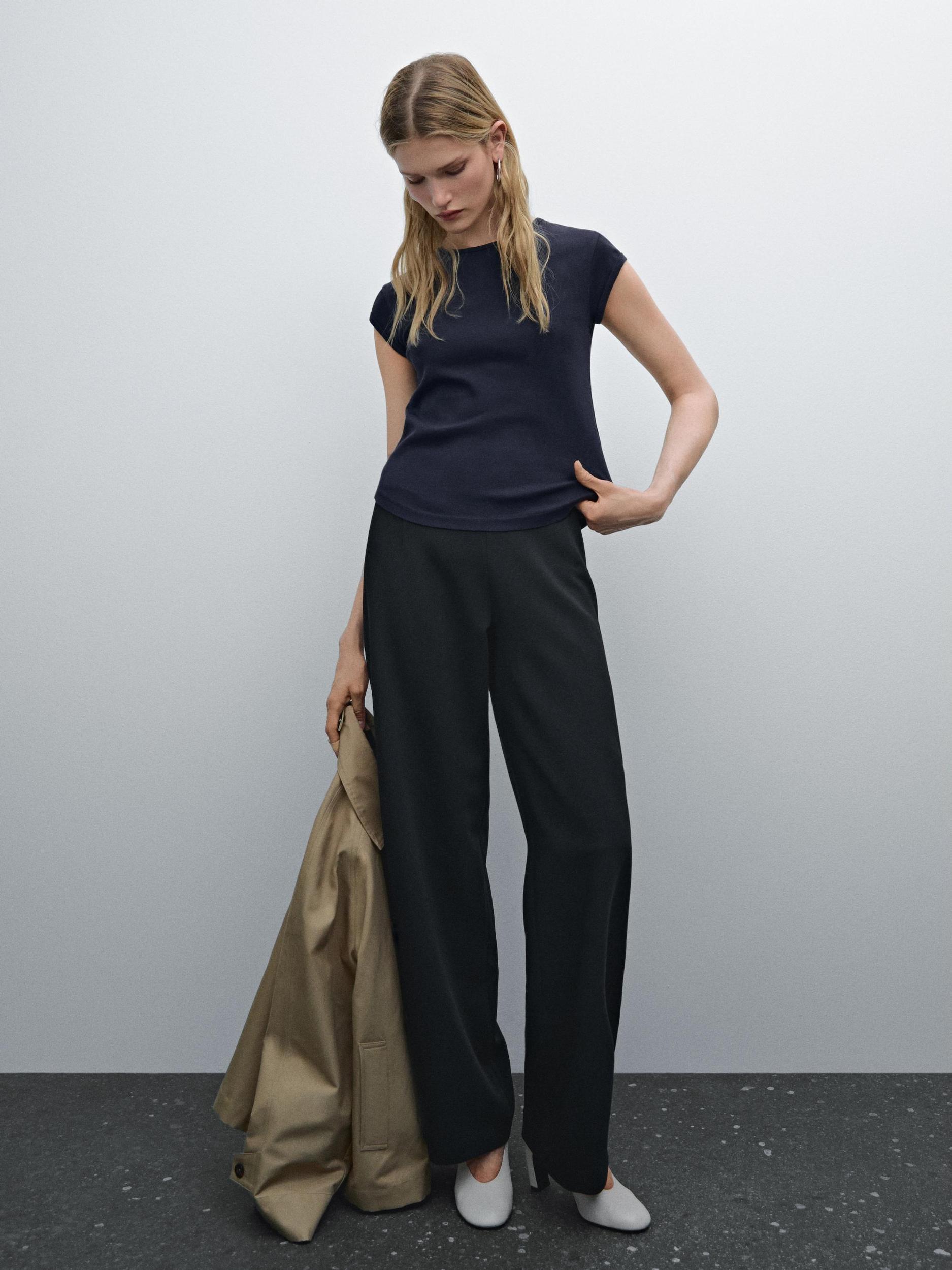 100% cotton T-shirt with rounded hem Product Image