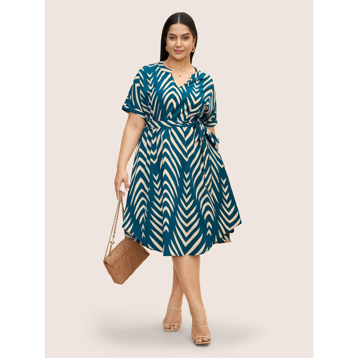 Plus Size Geometric Belted Dolman Sleeve Curved Hem Dress Truegreen Women At the Office Flat collar with V-notch Short sleeve Curvy BloomChic 22-24/3X Product Image