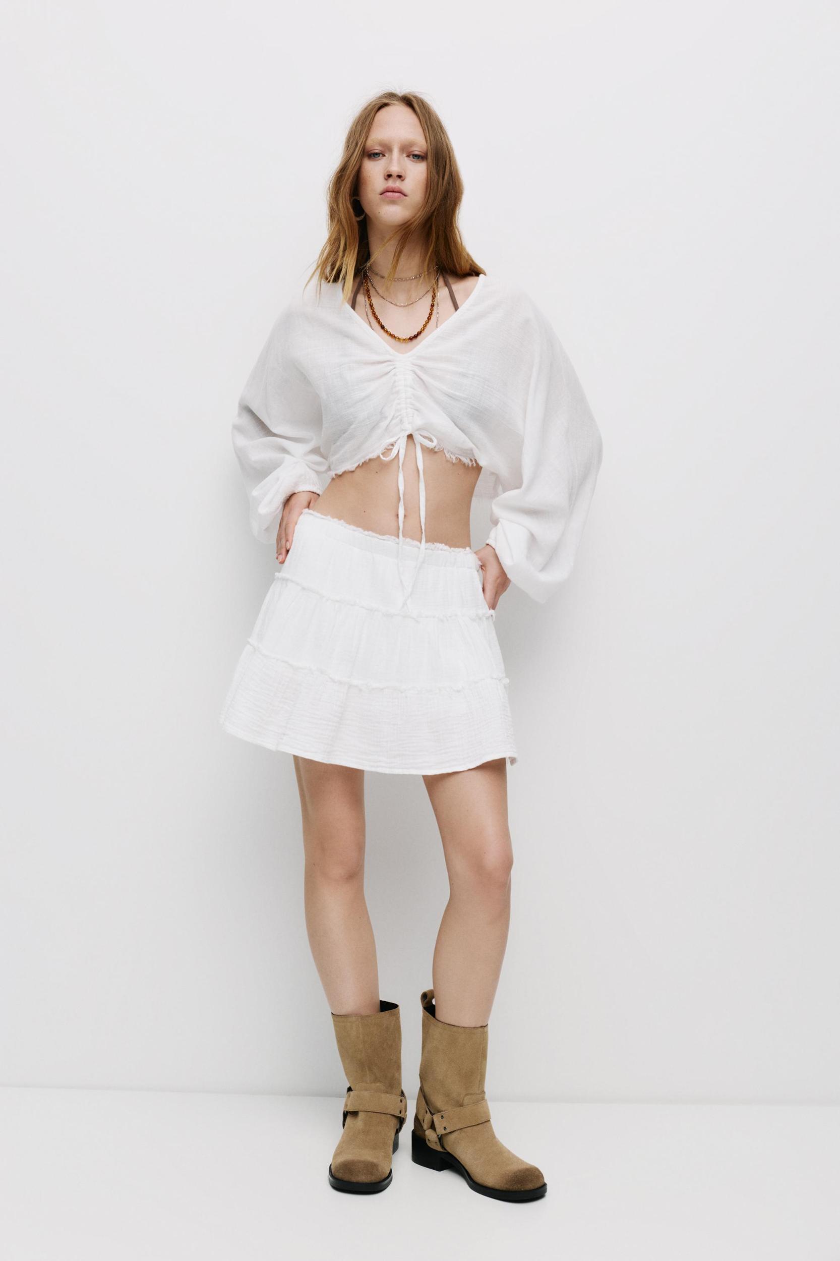 Cropped blouse with front ties Product Image