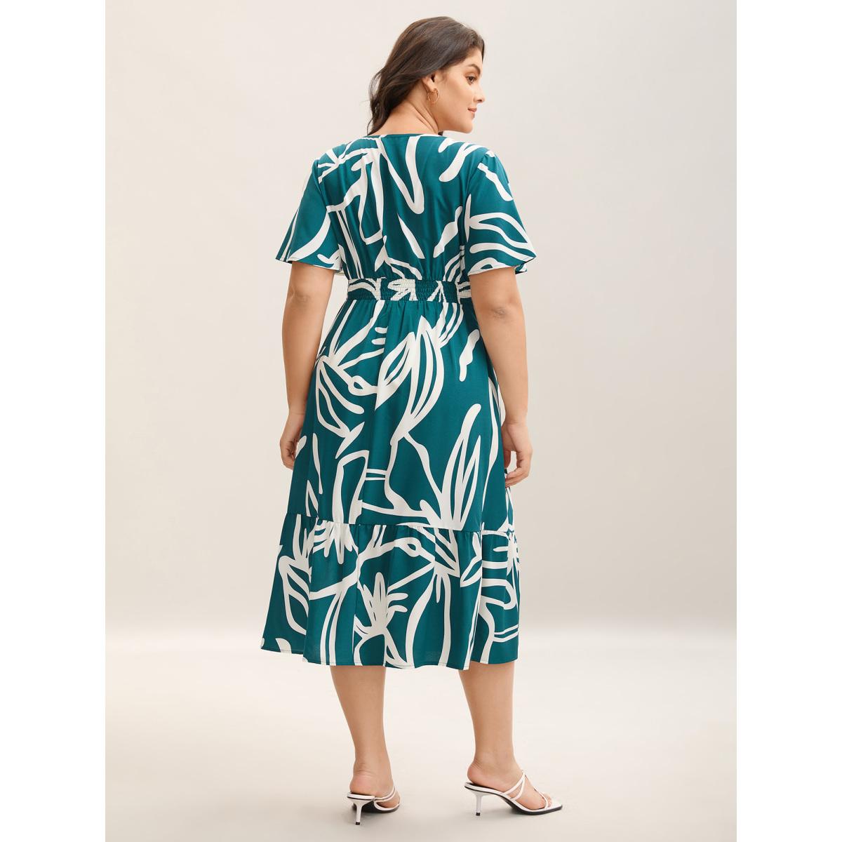 Plus Size Large Flower Print Shirred Waist Midi Dress Teal Women V-neck Short sleeve Curvy BloomChic 14-16/1X Product Image