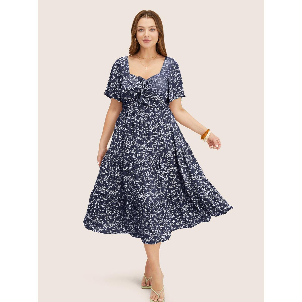 Plus Size Ditsy Floral Sweetheart Drawstring Pocket Tiered Dress Indigo Women Timeless Non V-neck Short sleeve Curvy Midi Dress BloomChic 28/5X Product Image