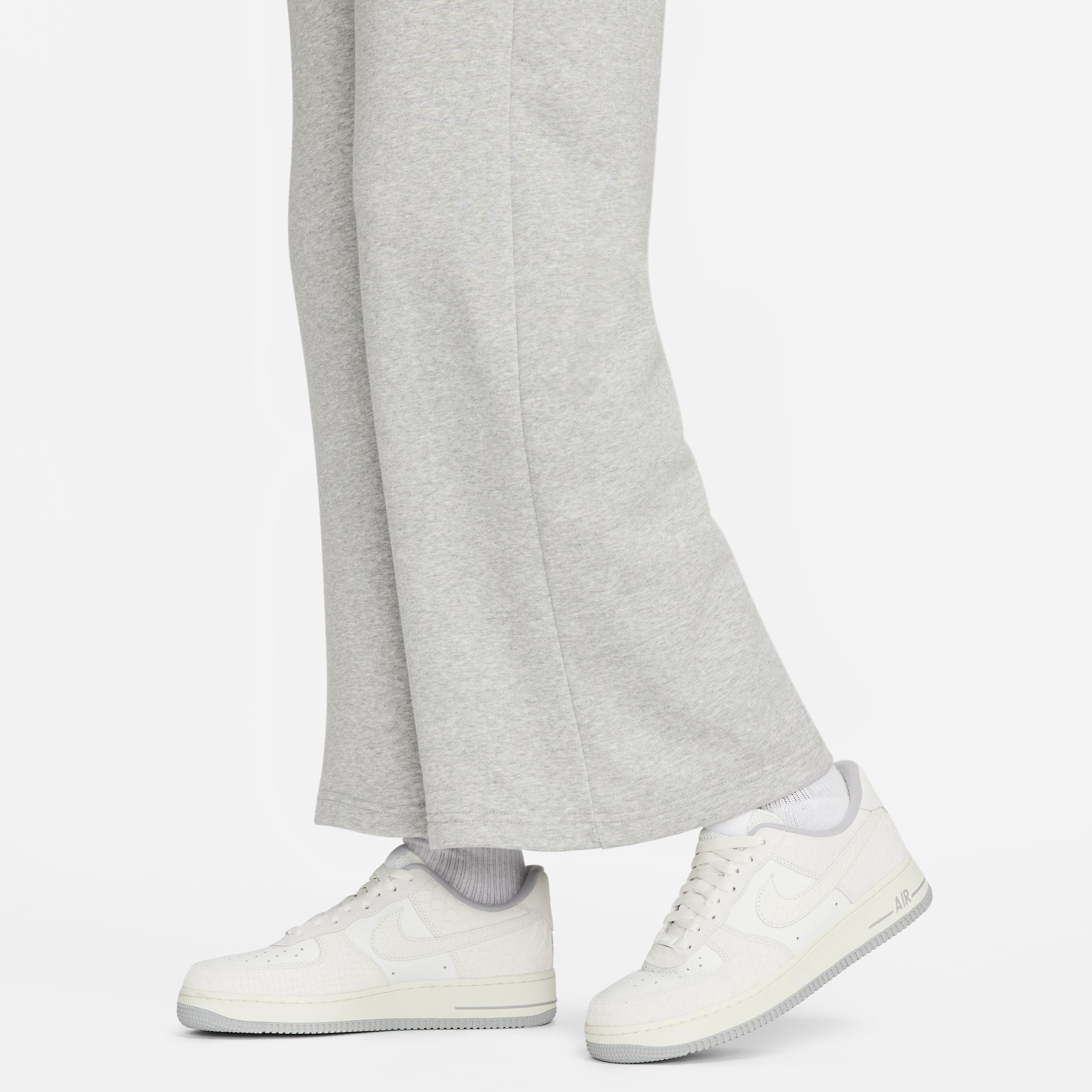 Women's Nike Sportswear Club Fleece Mid-Rise Wide-Leg Sweatpants Product Image