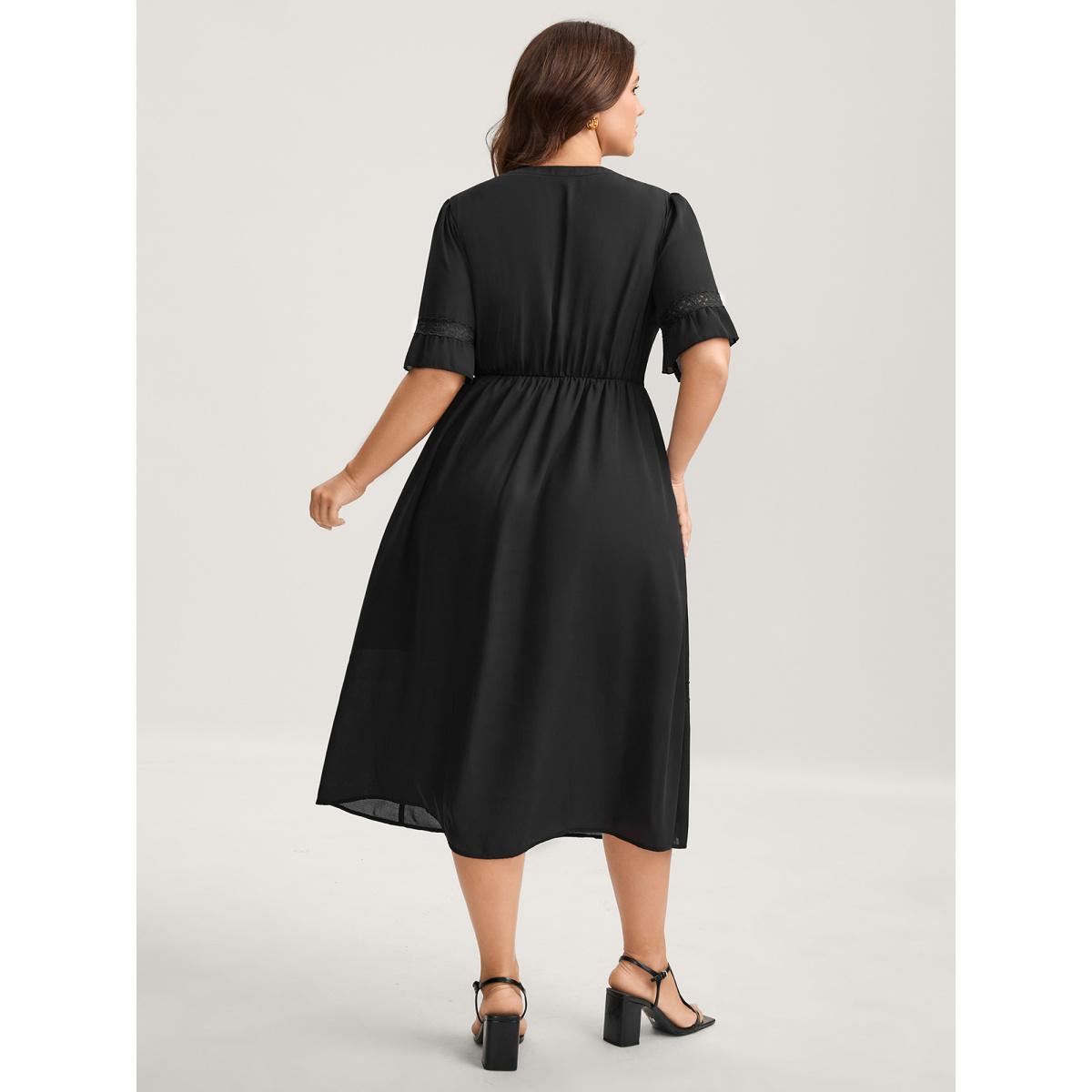 Plus Size Lace Trim Button Placket Midi Dress Black Women Timeless Flat collar with V-notch Short sleeve Curvy BloomChic 30/6X Product Image