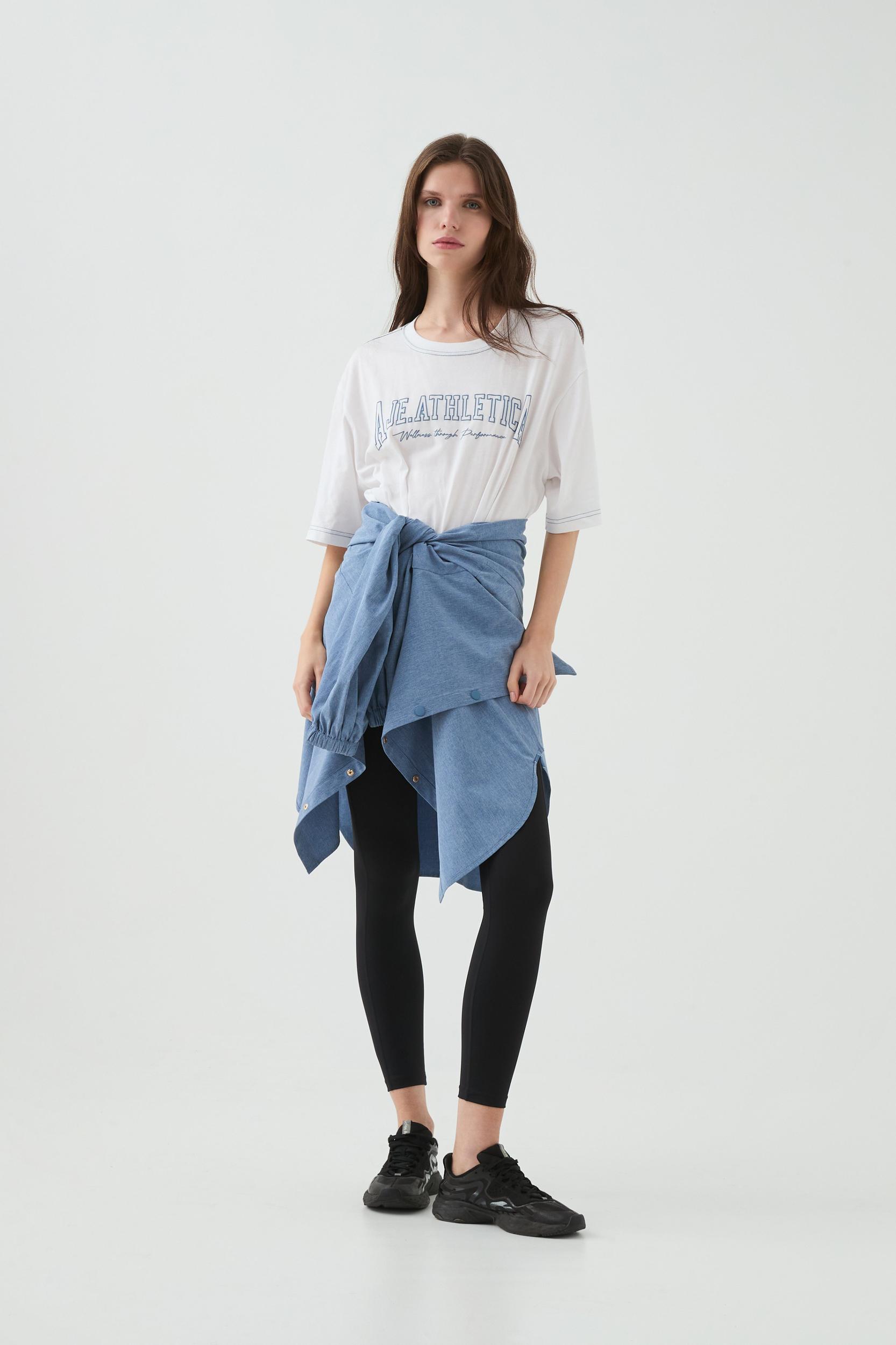 Graphic Logo Tee 102 Product Image