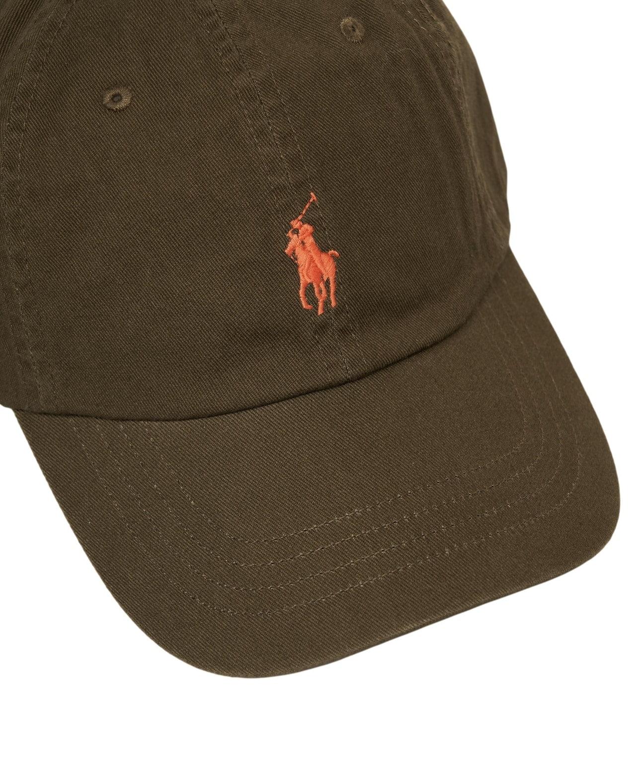 Baseball cap with logo embroidery Product Image