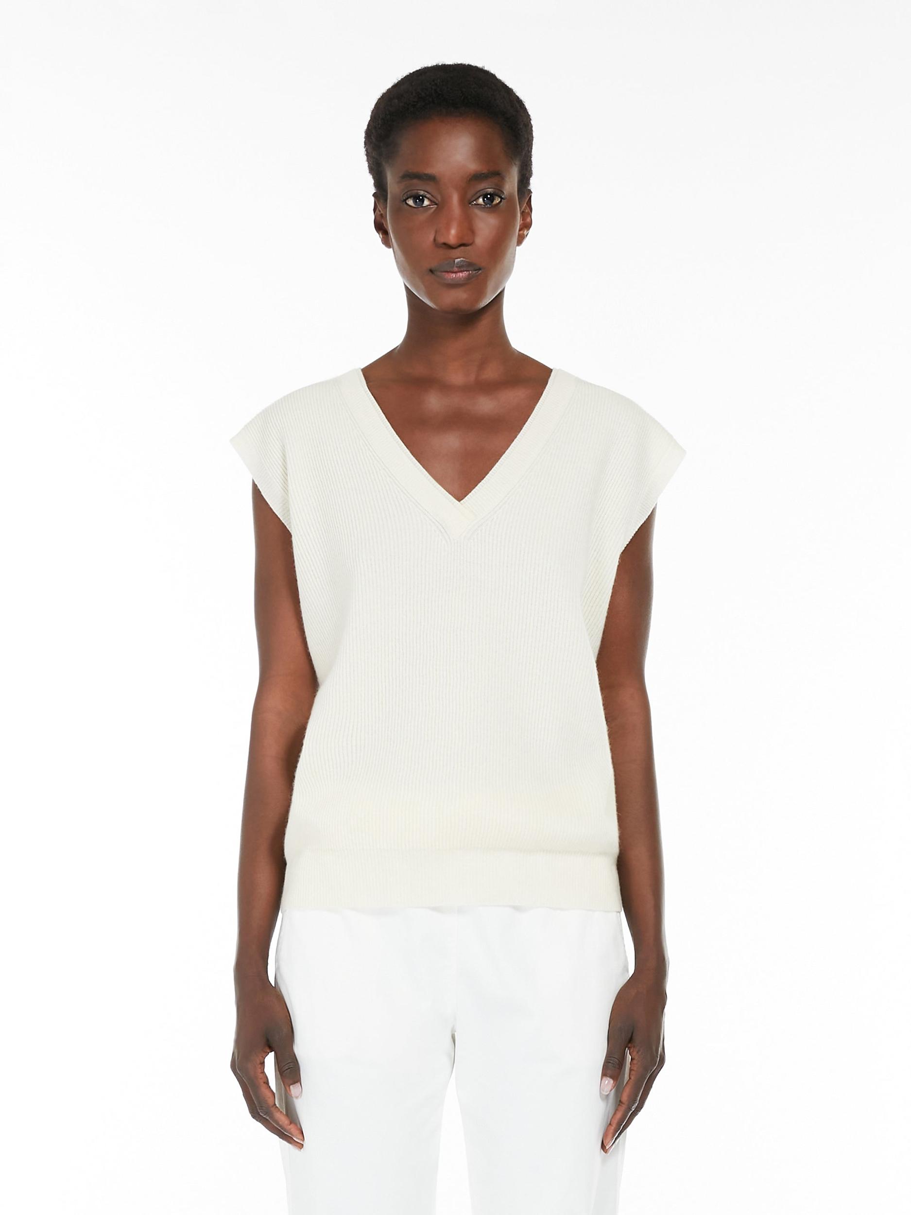 Wool and cashmere yarn gilet Product Image