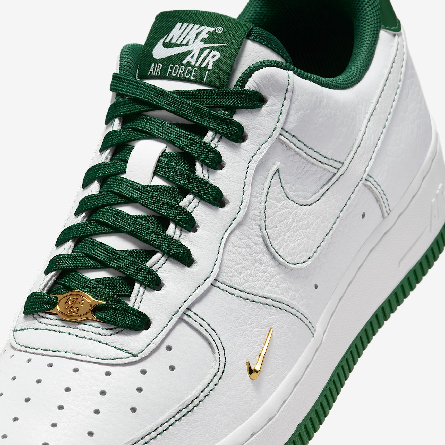 Nike Womens Air Force 1 07 Mini Jewel Shoes | IB6543-102 Product Image