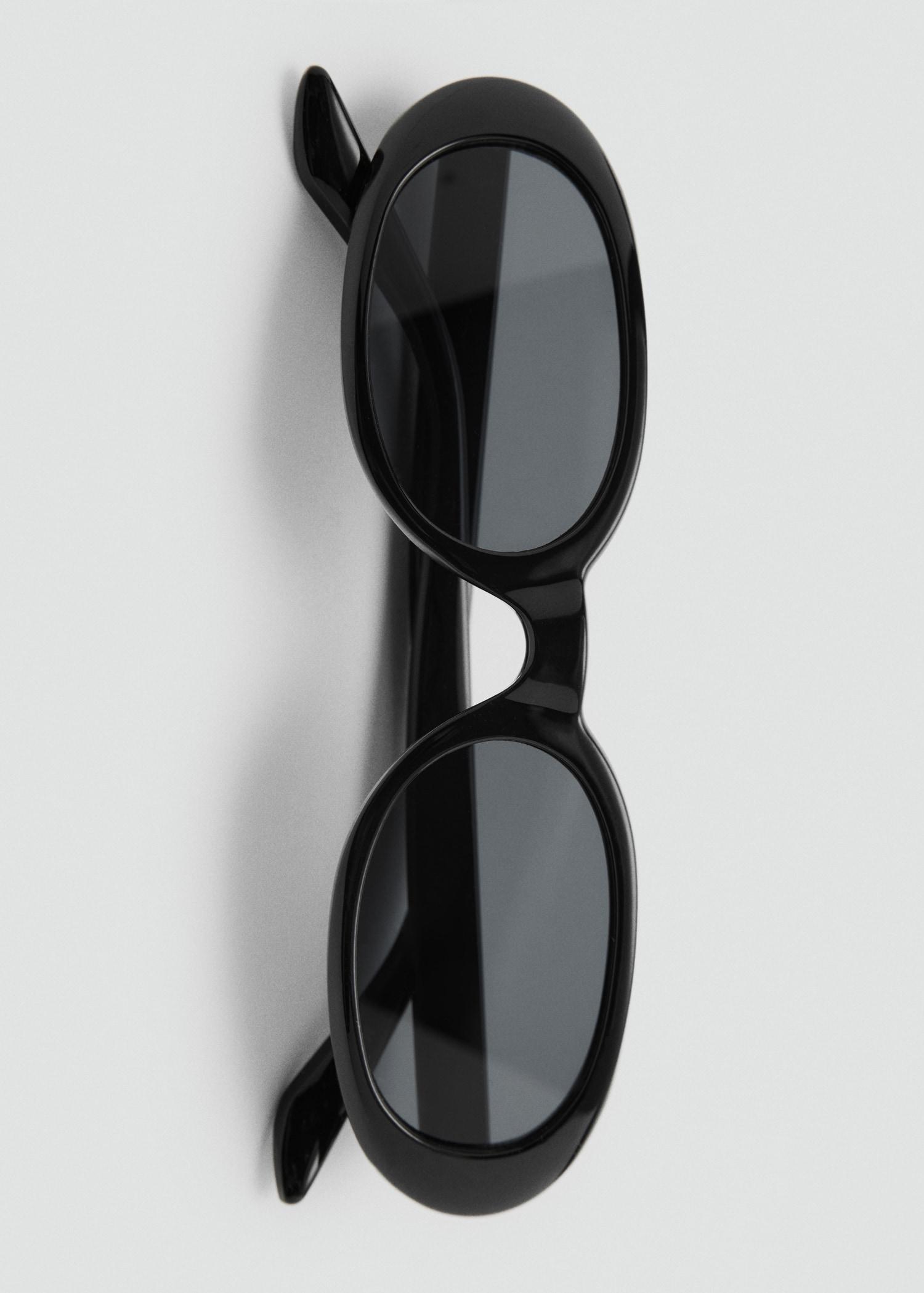 Oval-frame sunglasses - Women | MANGO USA Product Image