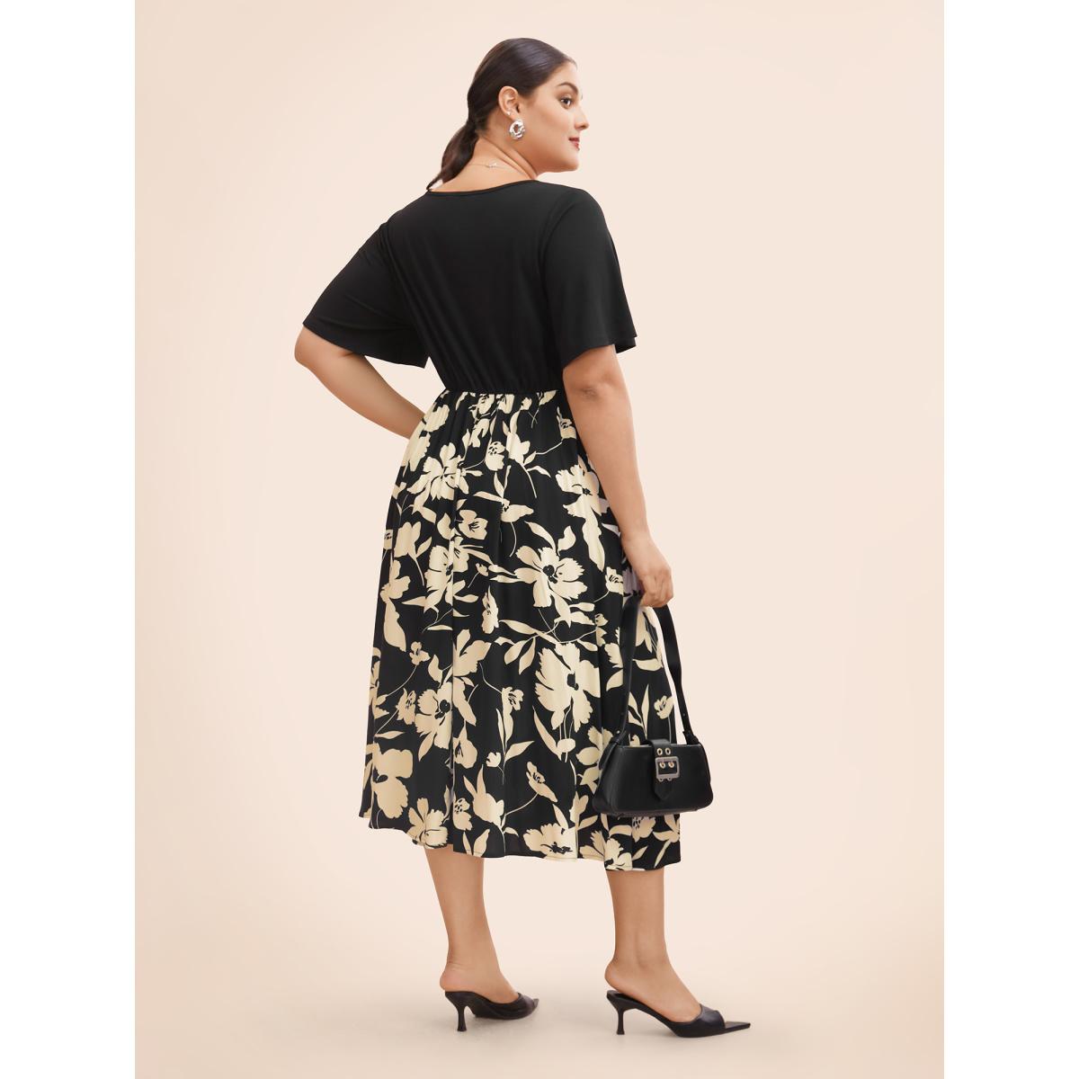 Plus Size Silhouette Floral Print Patchwork Crossover Pocket Dress Black Women Office Patchwork V-neck Short sleeve Curvy Midi Dress BloomChic 12/L Product Image