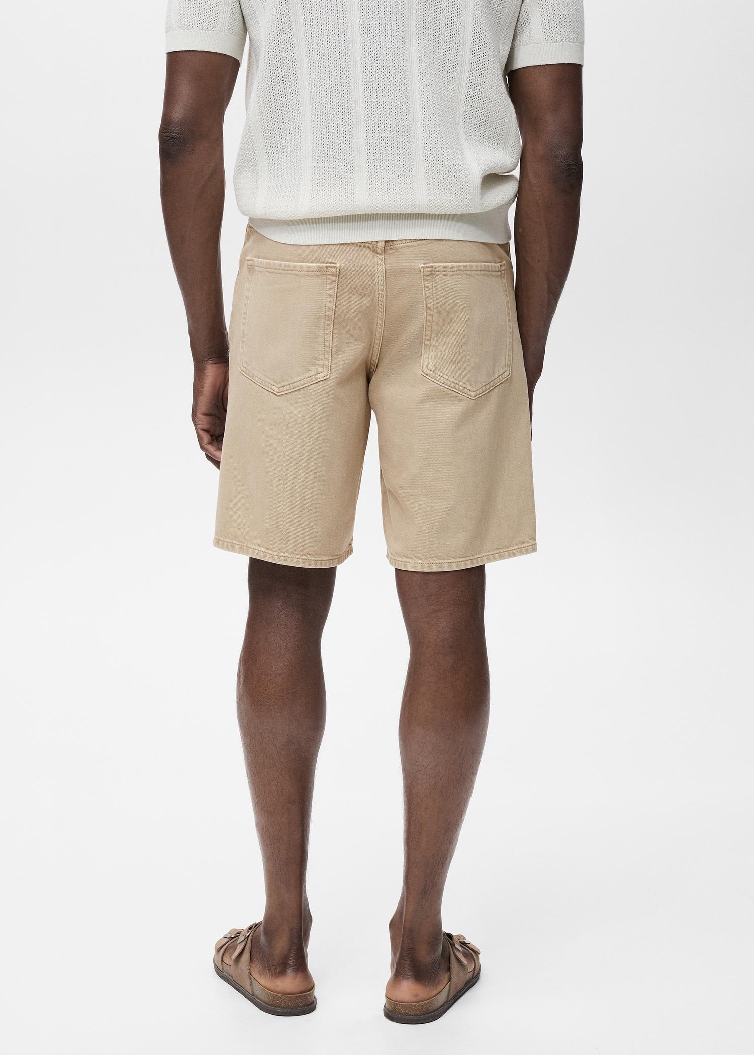 Regular-fit denim shorts - Men | MANGO USA Product Image