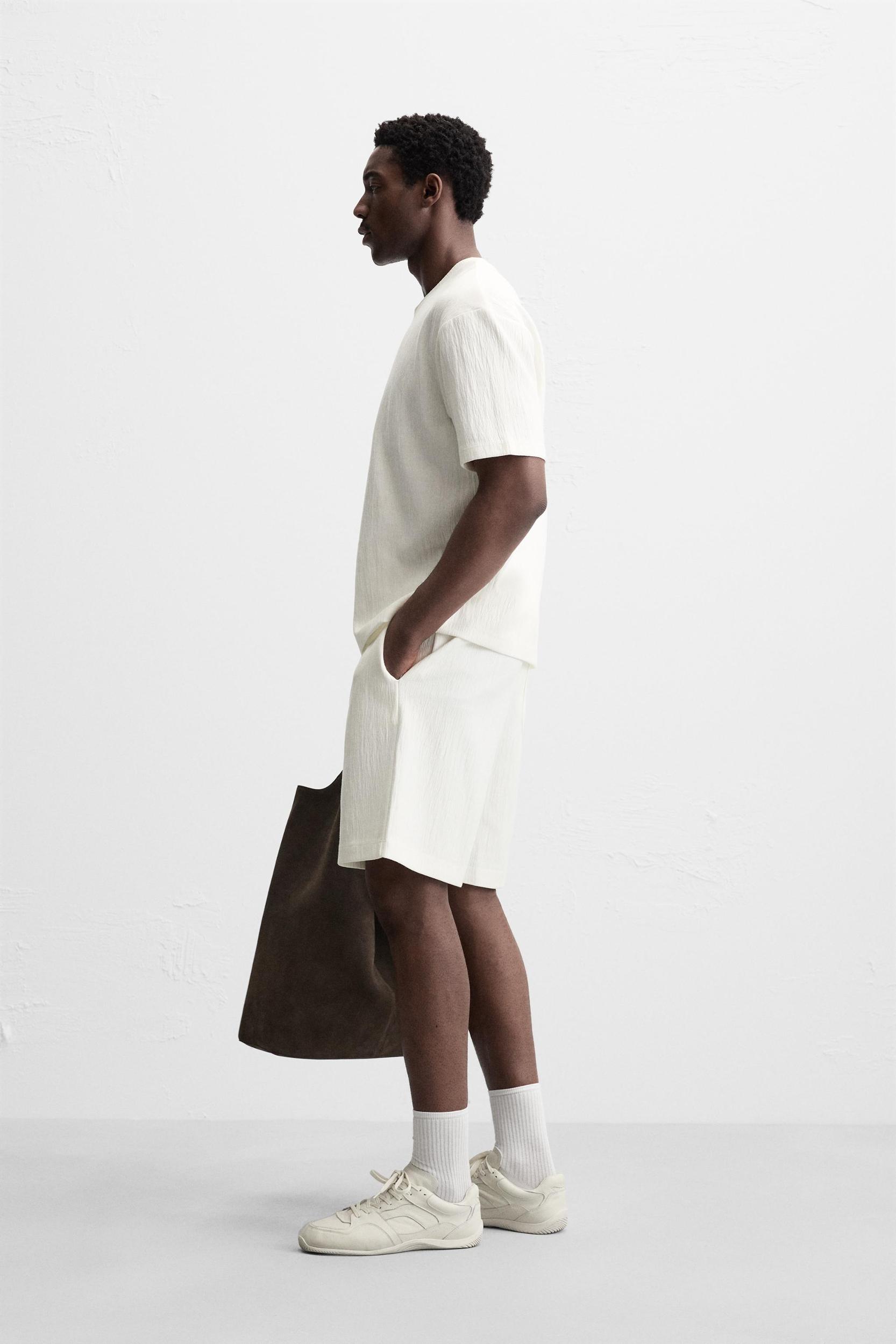 RELAXED FIT STRUCTURED T-SHIRT Product Image