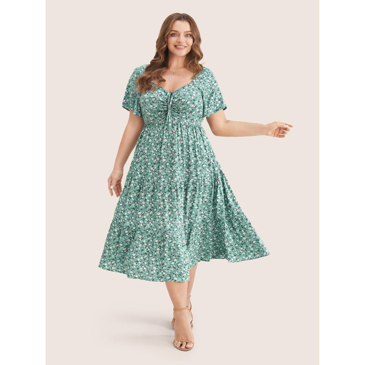 Plus Size Ditsy Floral Sweetheart Drawstring Pocket Tiered Dress Mint Women Timeless Non V-neck Short sleeve Curvy Midi Dress BloomChic 12/L Product Image