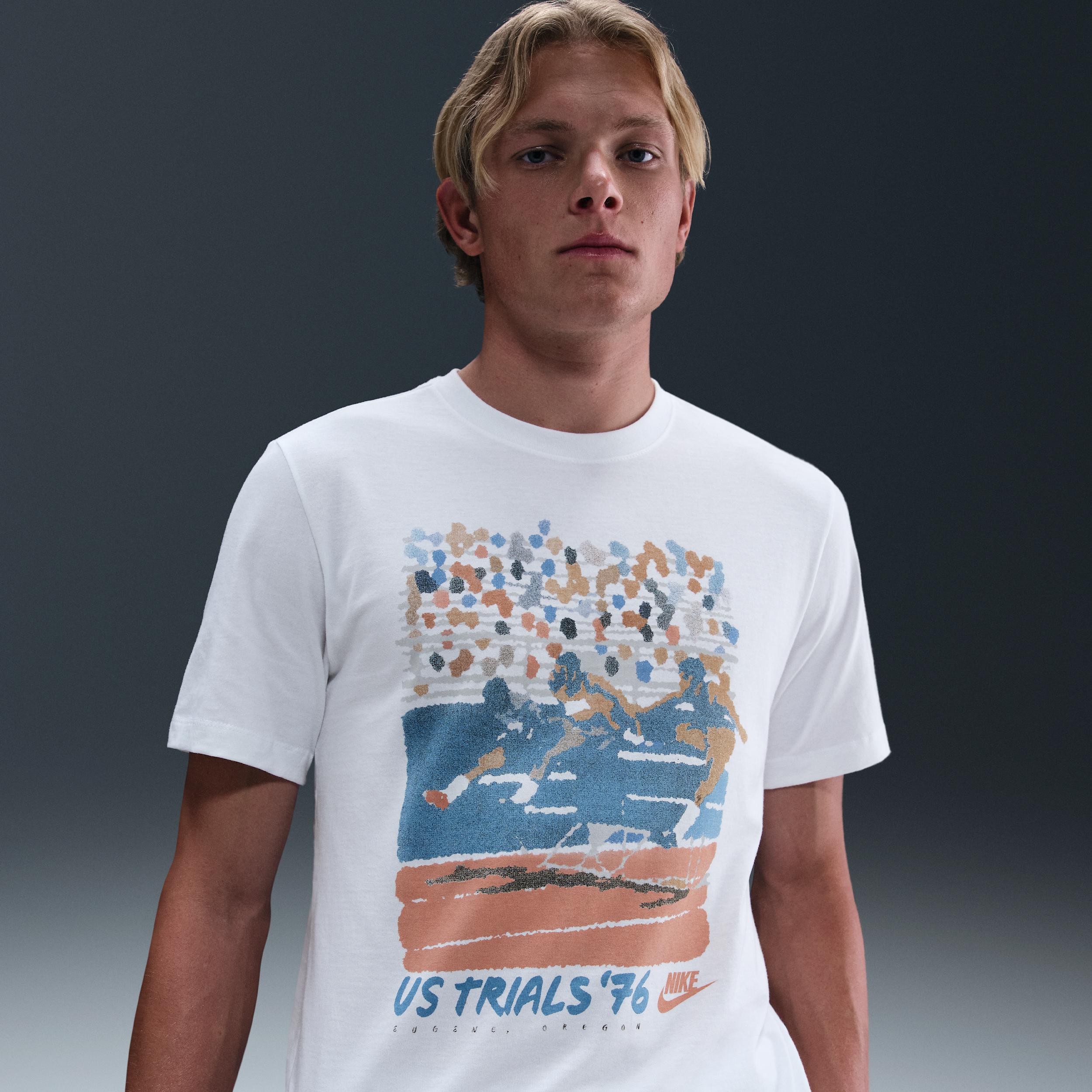 Nike Sportswear Men's T-Shirt Product Image
