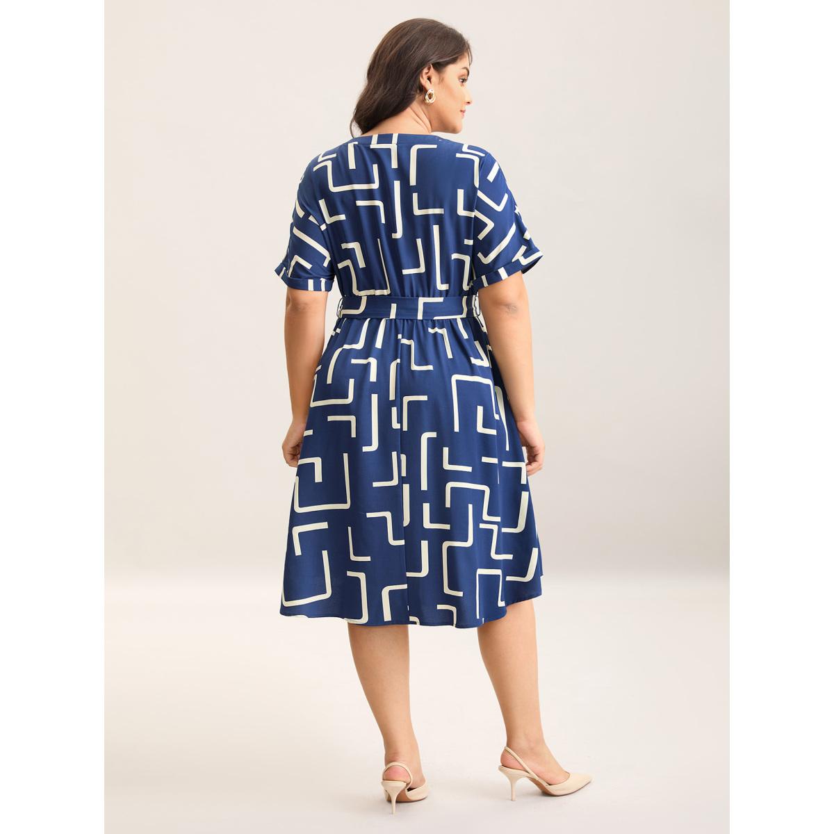 Plus Size Geometric Print Curved Hem Midi Dress Navy Women Office Flat collar with V-notch Short sleeve Curvy BloomChic 14-16/1X Product Image