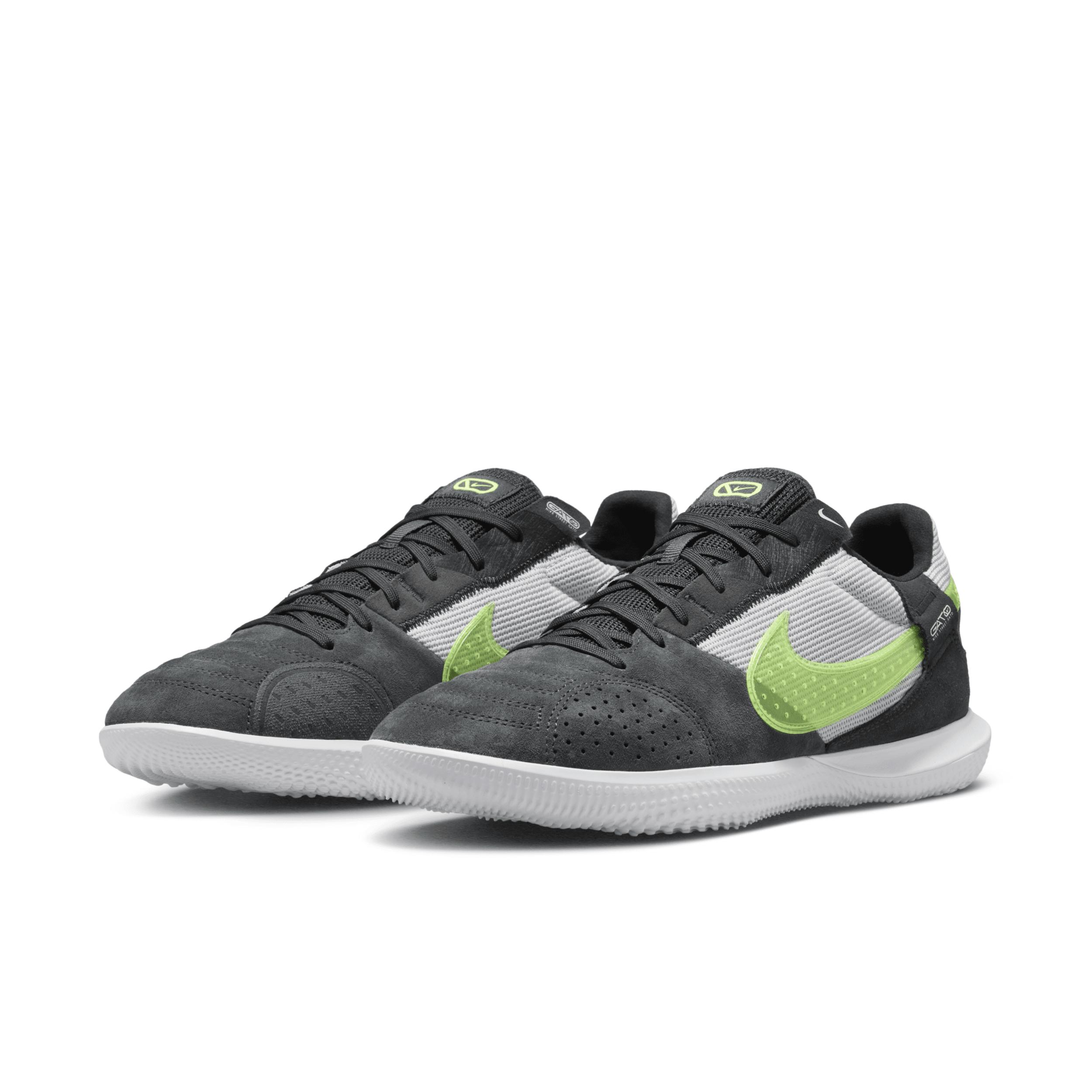 Nike Men's Streetgato Low-Top Soccer Shoes Product Image