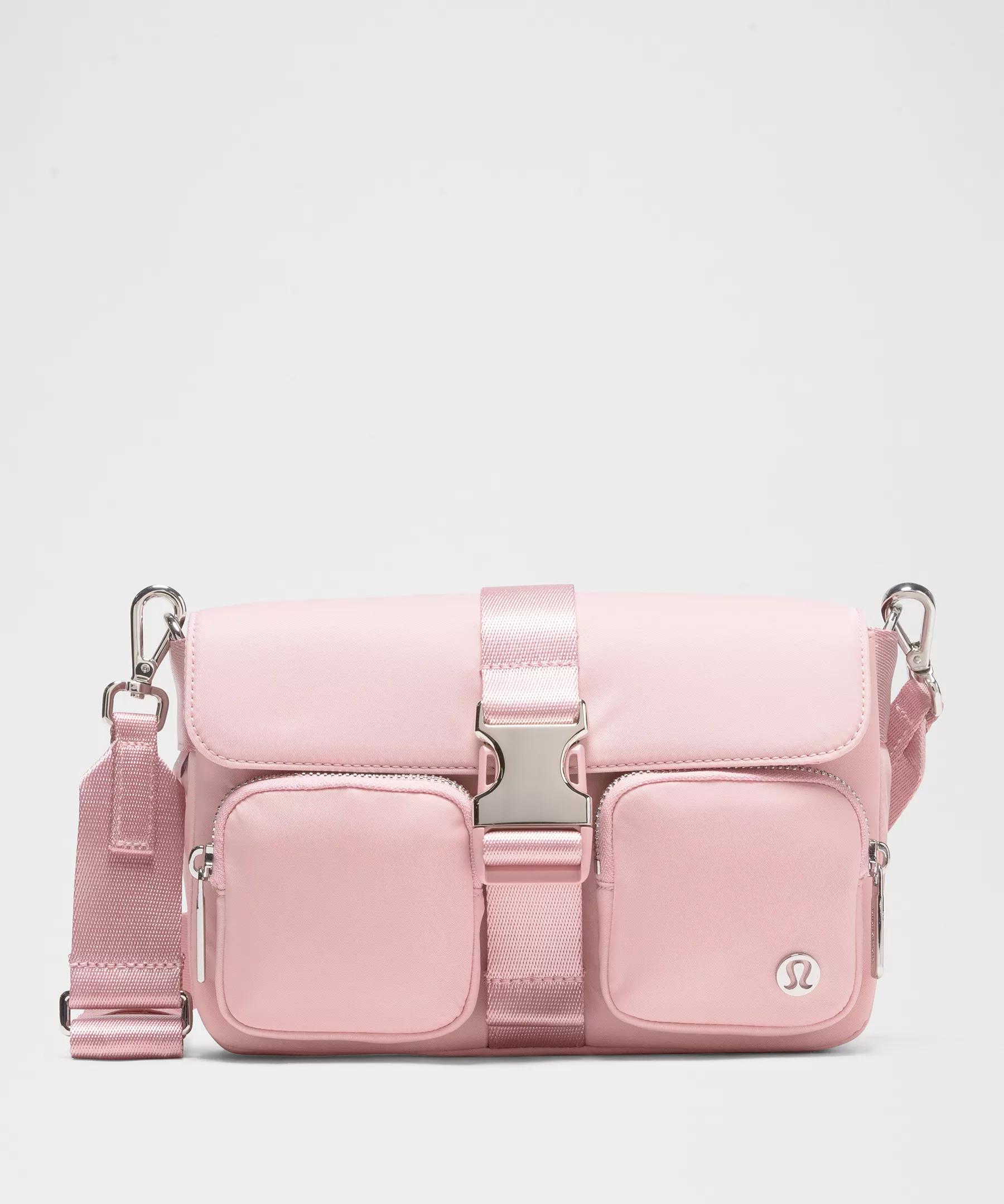 Wunderlust Multi-Pocket Crossbody Bag 3L Product Image