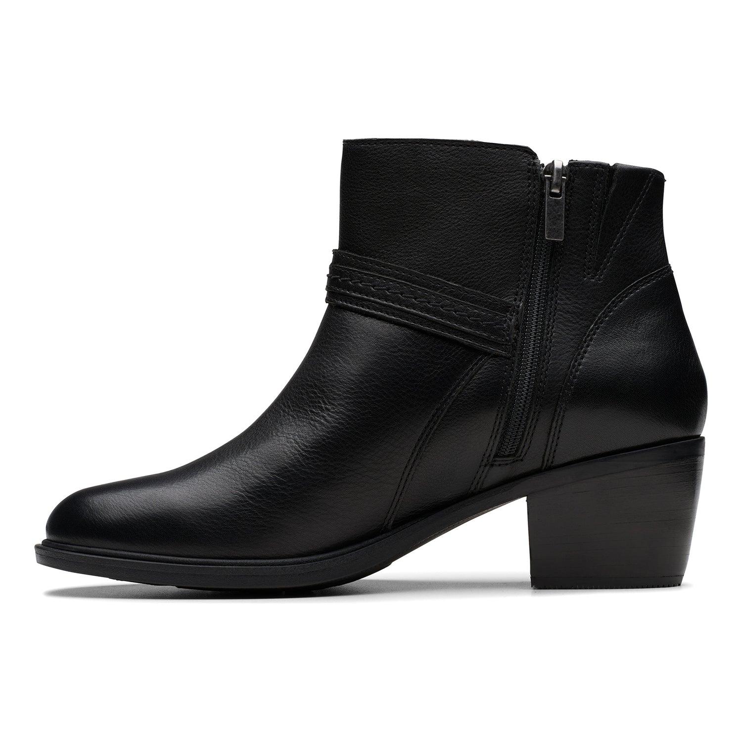 Neva Buckle Product Image