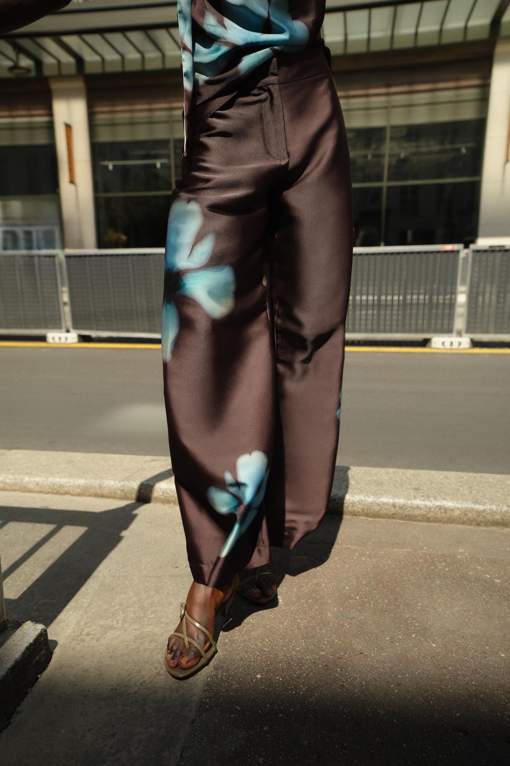 FLORAL PRINT SATIN PANTS Product Image