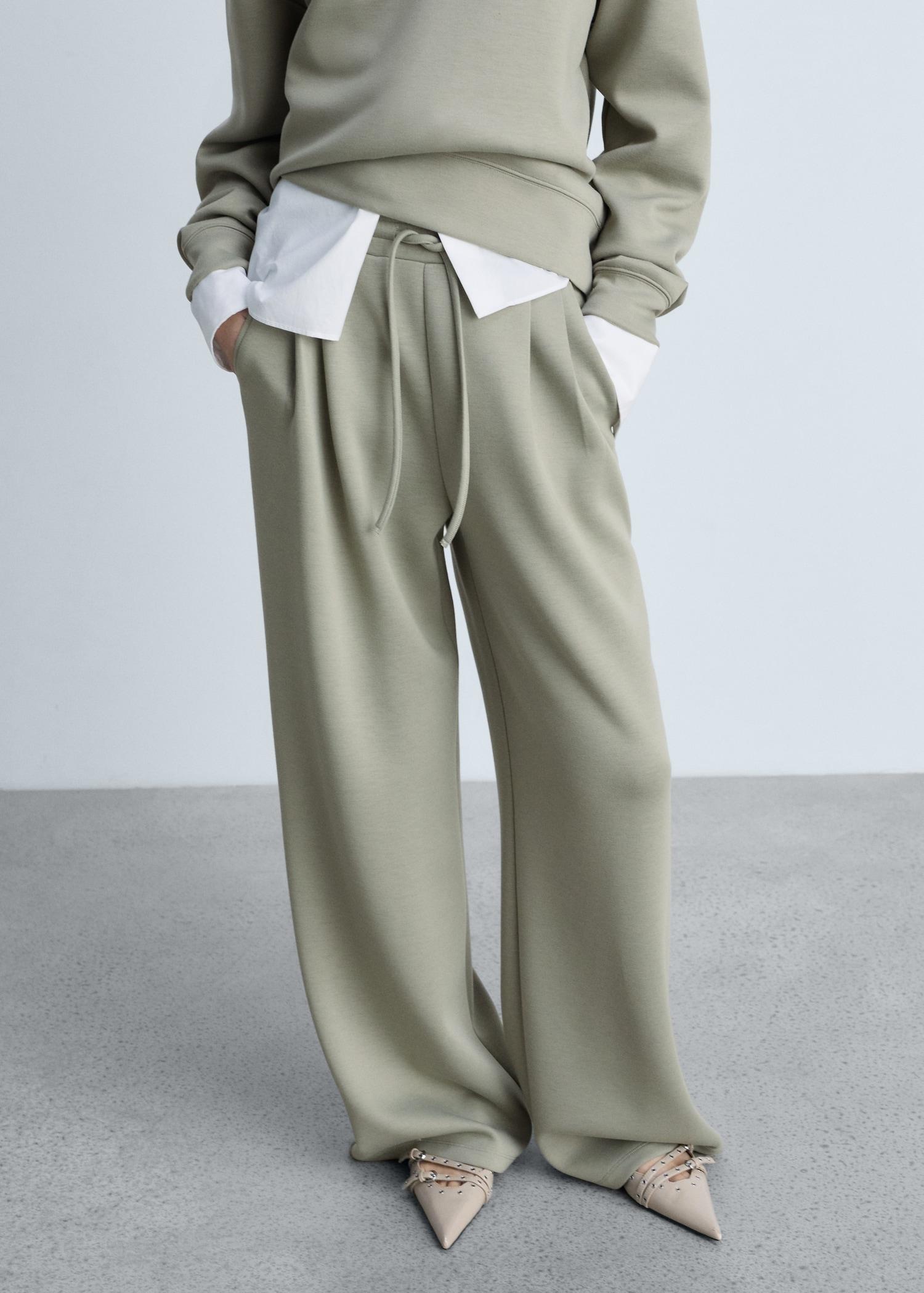 Wide-leg pleated jogger pants - Women | MANGO USA Product Image