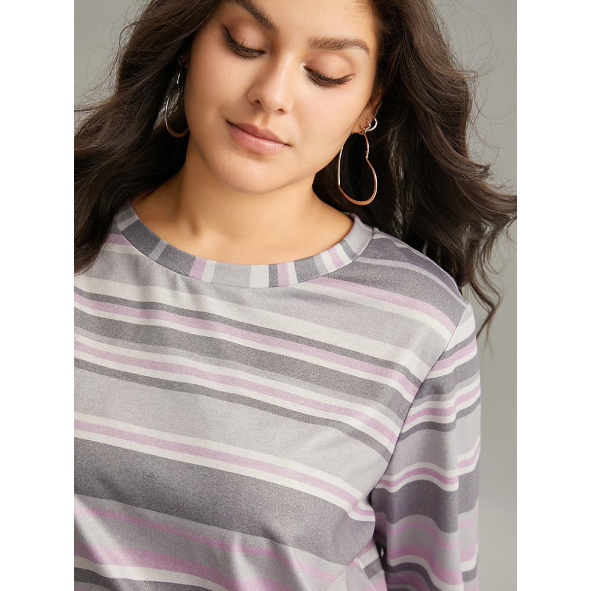 Plus Size Striped Print Round Neck Sweatshirt Women Multicolor Casual Round Neck Dailywear Sweatshirts BloomChic 26/4X Product Image