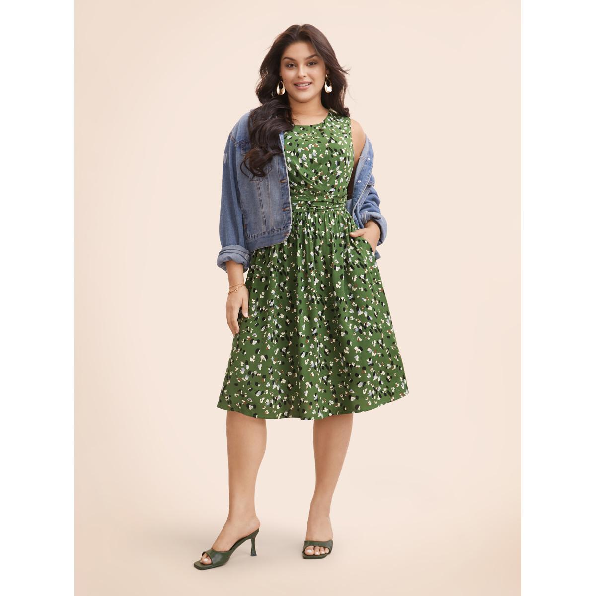 Plus Size Allover Print Pocket Flutter Crossover Ruched Tank Dress DarkGreen Women Elegant Twist Round Neck Sleeveless Curvy Midi Dress BloomChic 22-24/3X Product Image