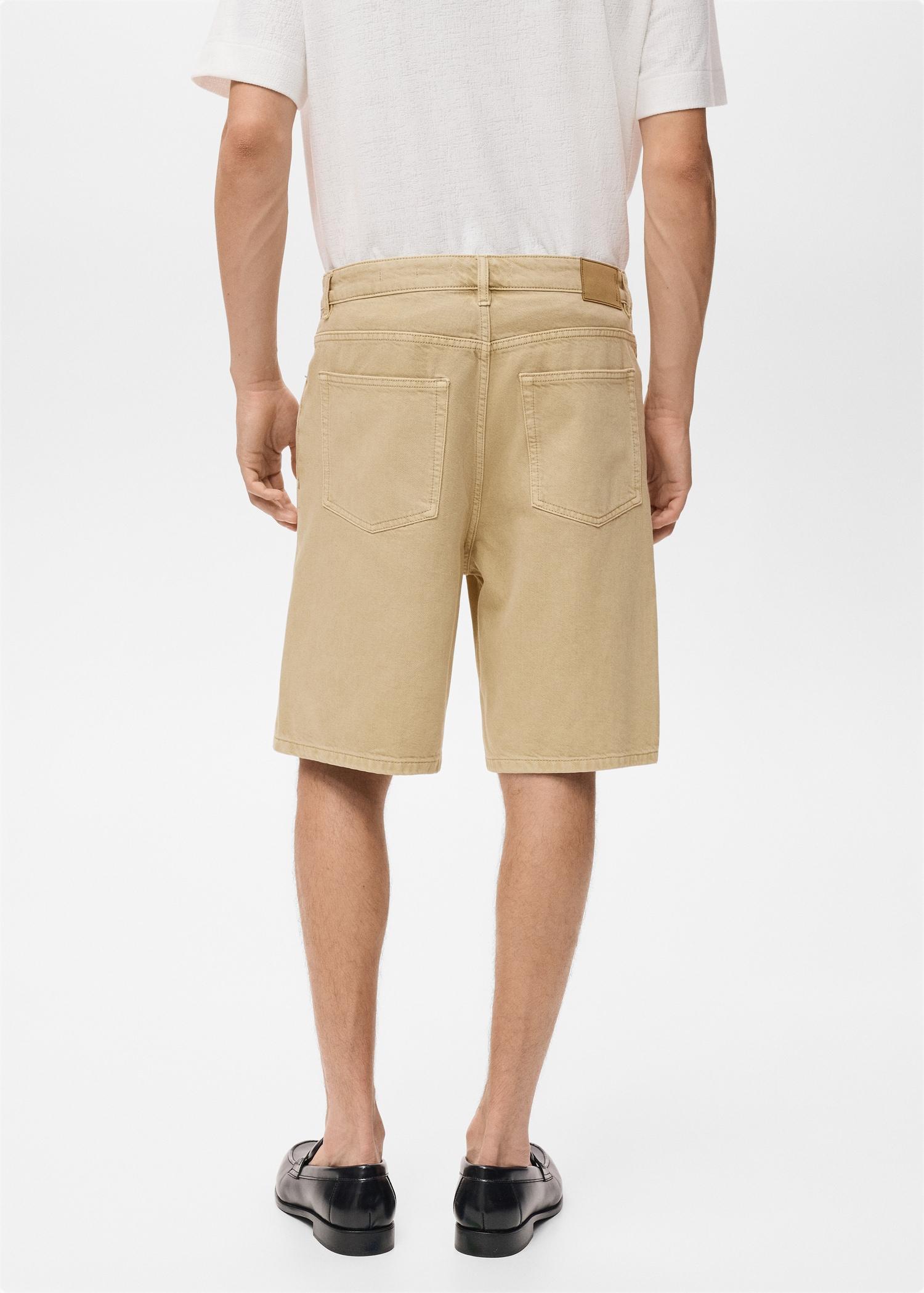 Denim relaxed-fit bermuda shorts - Men | MANGO USA Product Image