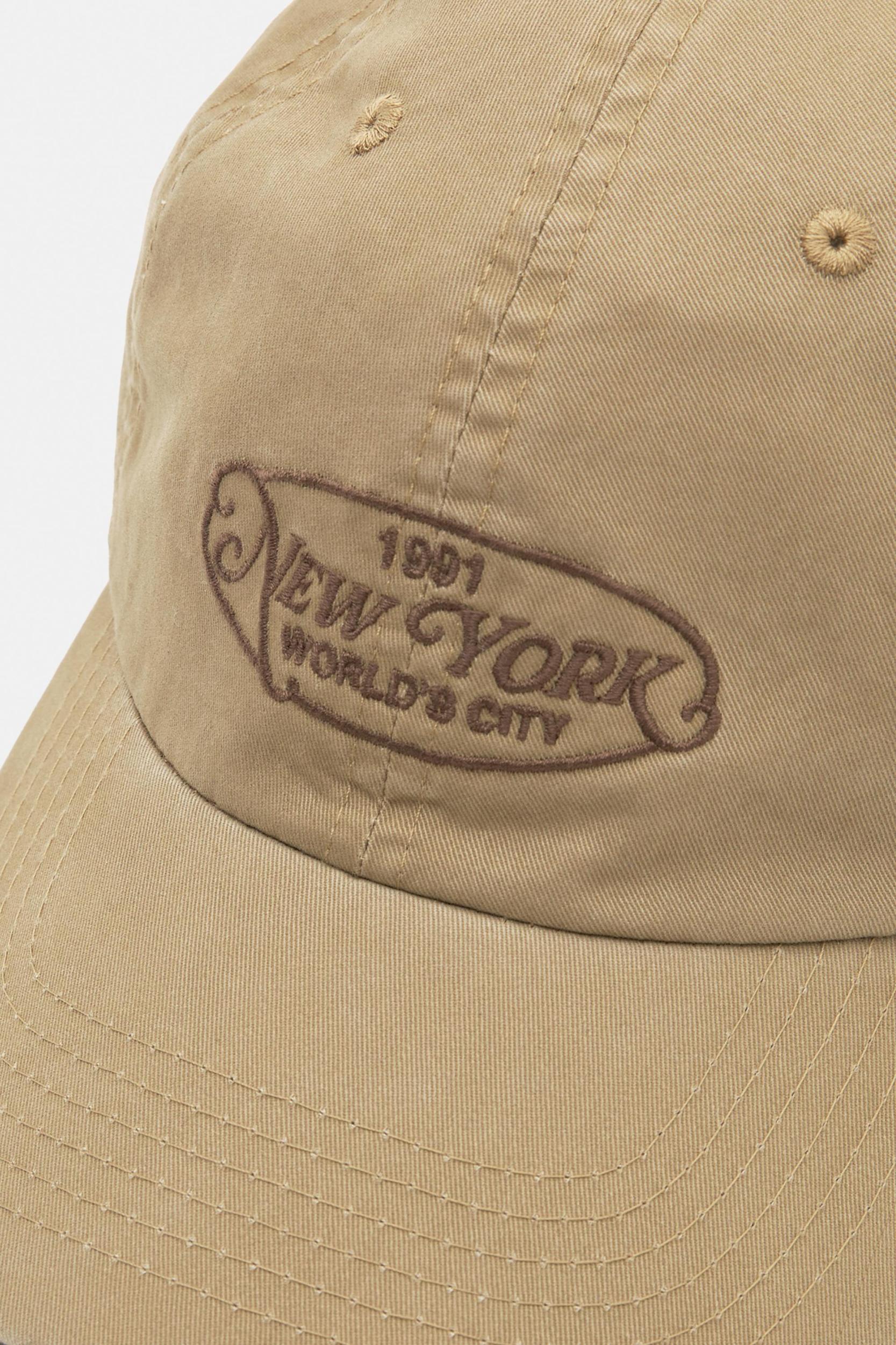 Embroidered New York cap Product Image