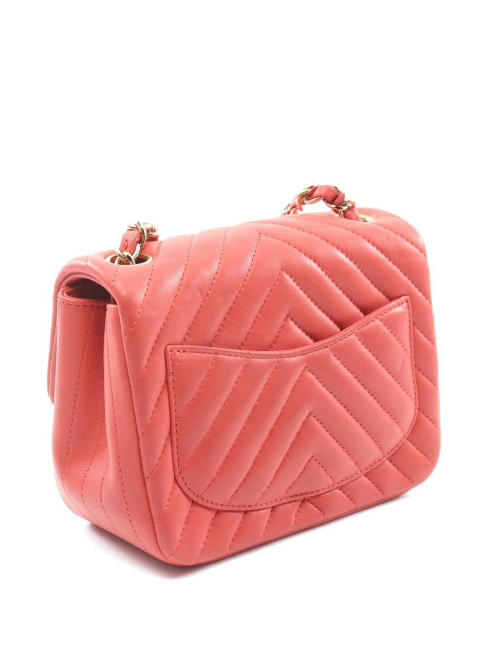 2017-2018 V-Stitch shoulder bag Product Image