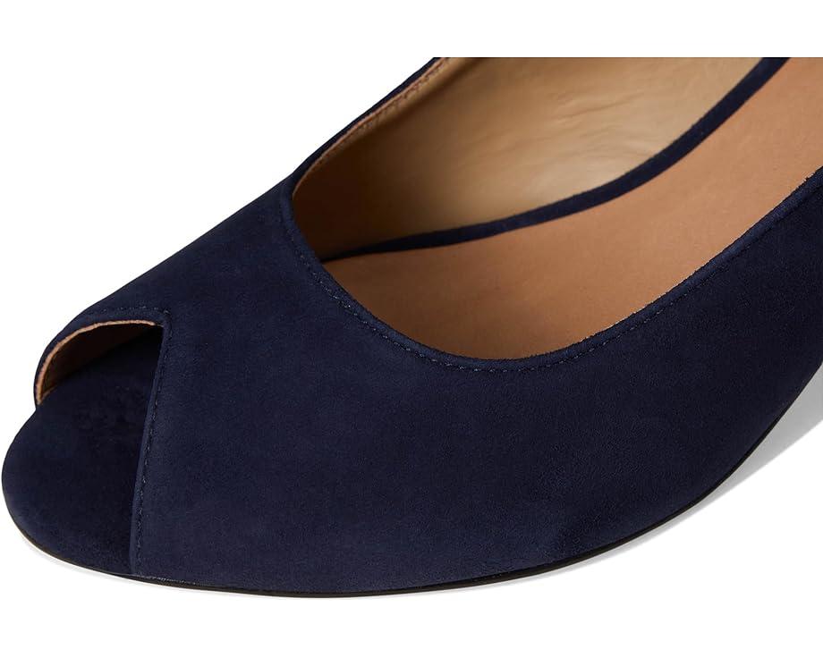 Women's Bernardo Bailen Product Image