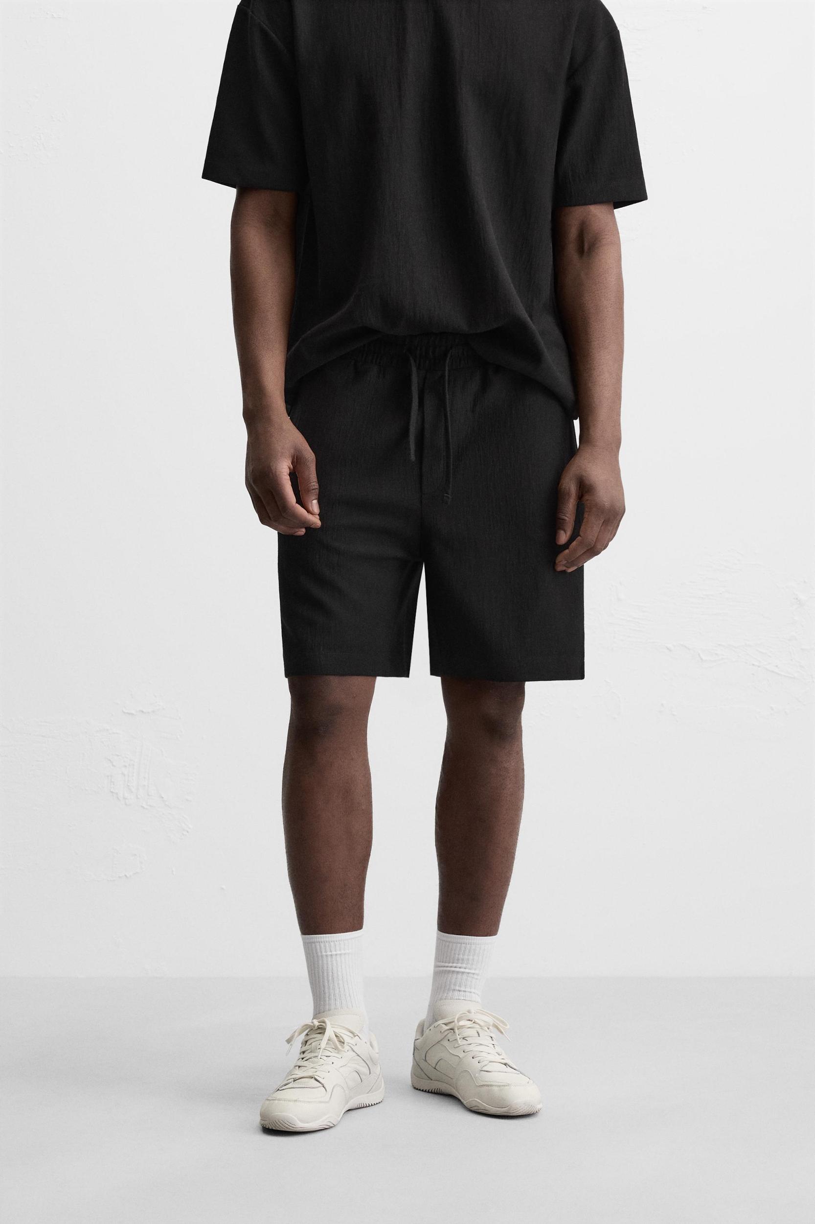 TEXTURED JOGGER SHORTS Product Image