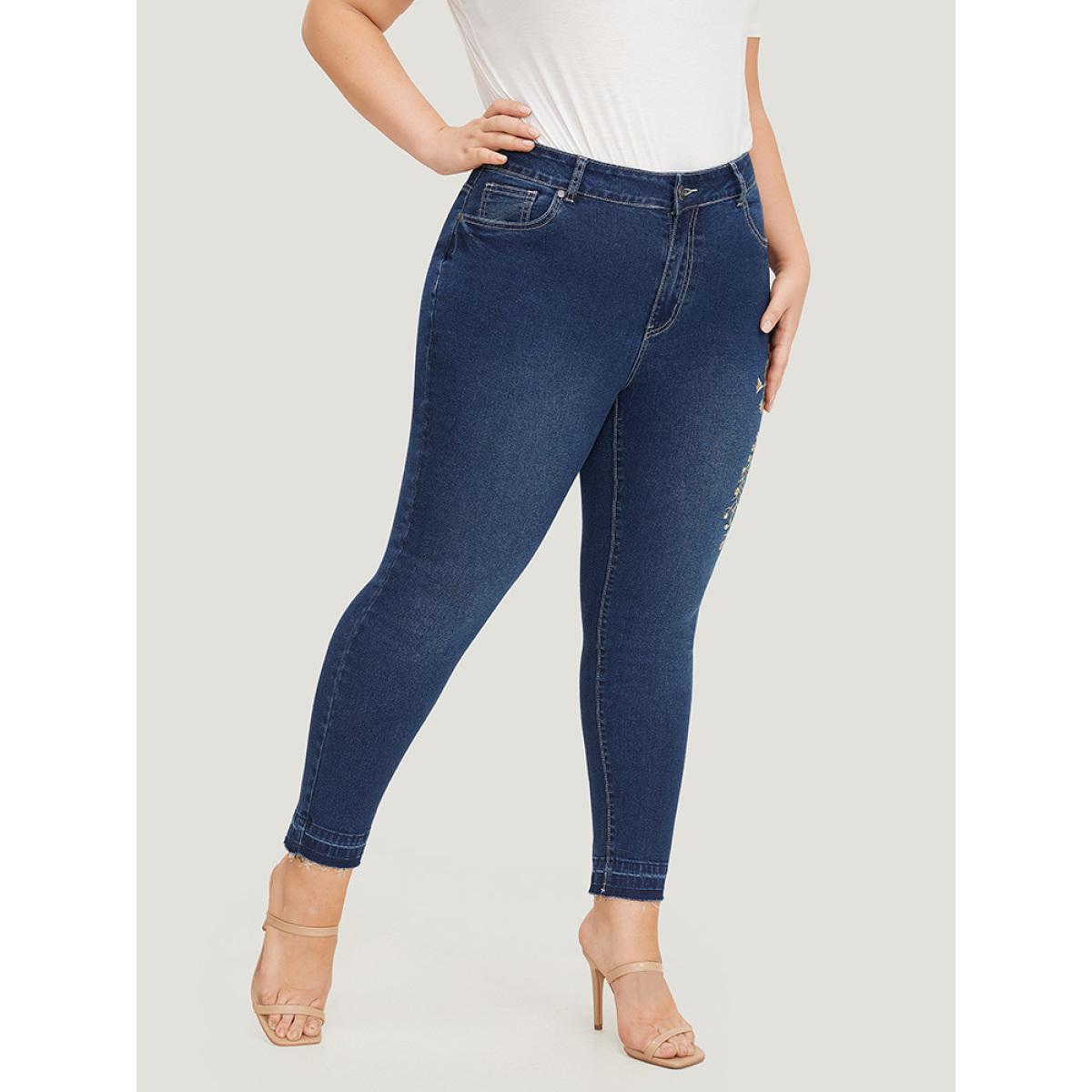 Plus Size Very Stretchy Floral Embroidered Dark Wash Jeans Women Indigo Casual Plants Embroidered High stretch Pocket Jeans BloomChic 14/1X Product Image