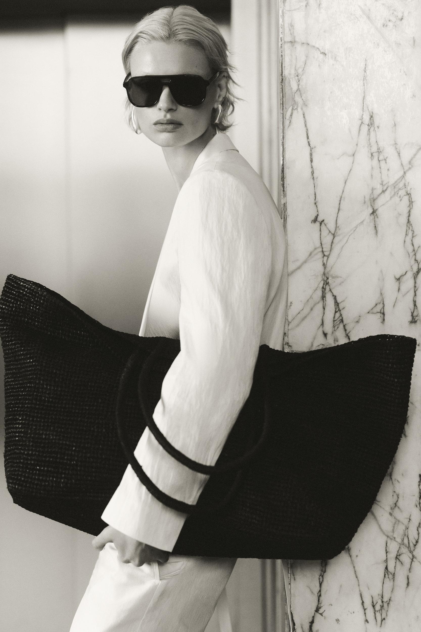 OVERSIZED HAND-WOVEN TOTE BAG - RAFFIA Product Image