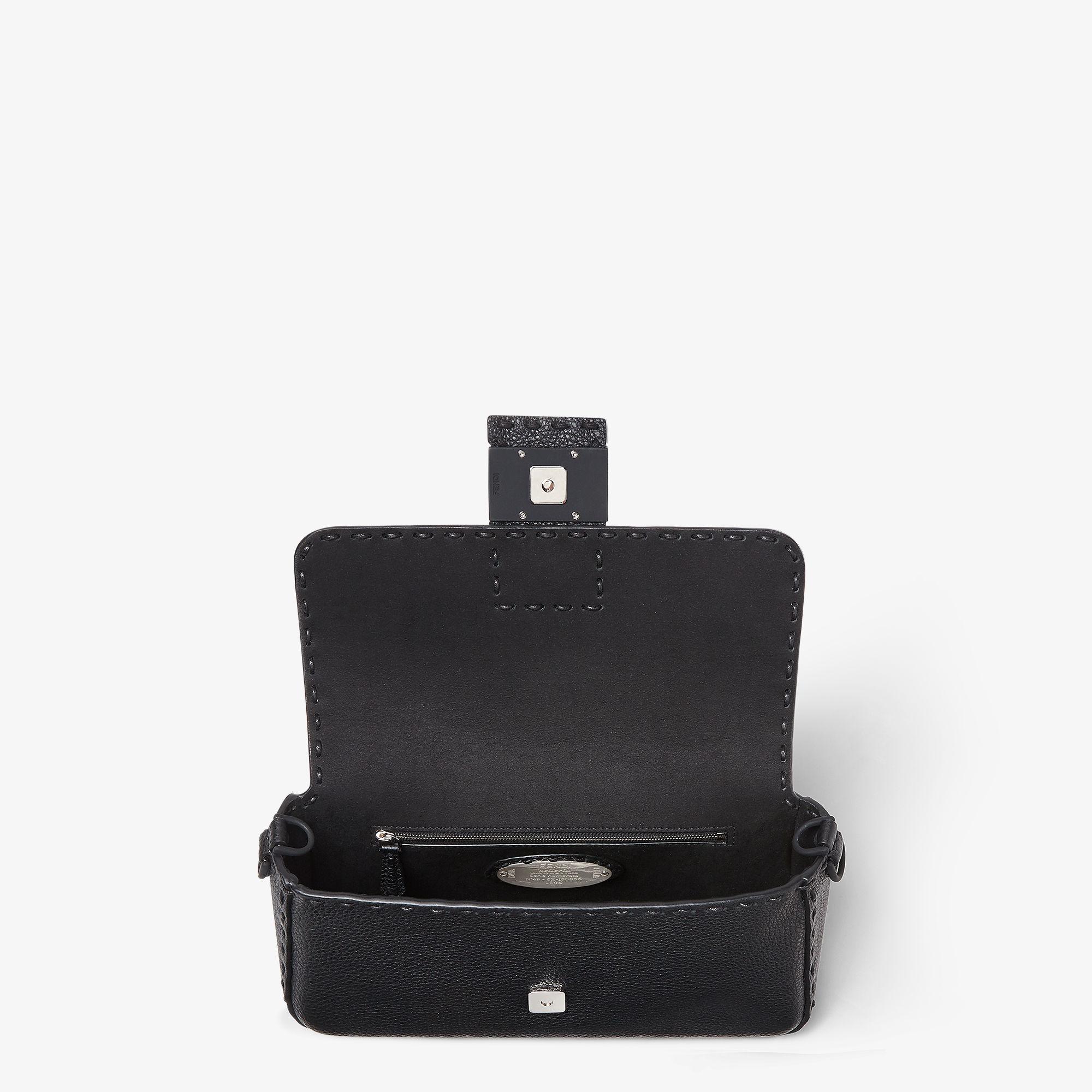 Regular BaguetteBlack Selleria bag with 590 hand-sewn topstitches Product Image