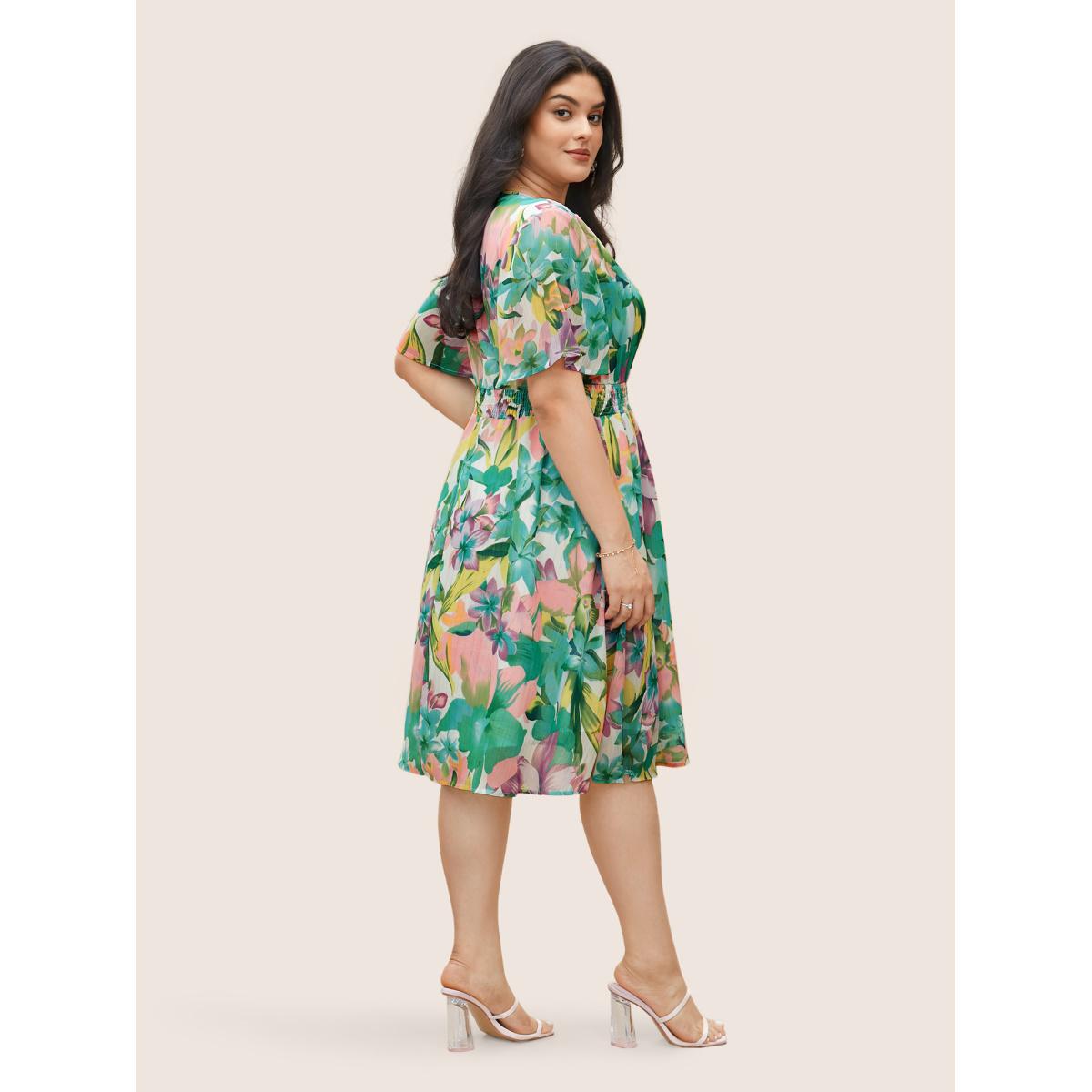 Plus Size Floral Print Overlap Collar Pocket Shirred Dress Green Women Elegant Non Overlap Collar Short sleeve Curvy Midi Dress BloomChic 14-16/1X Product Image