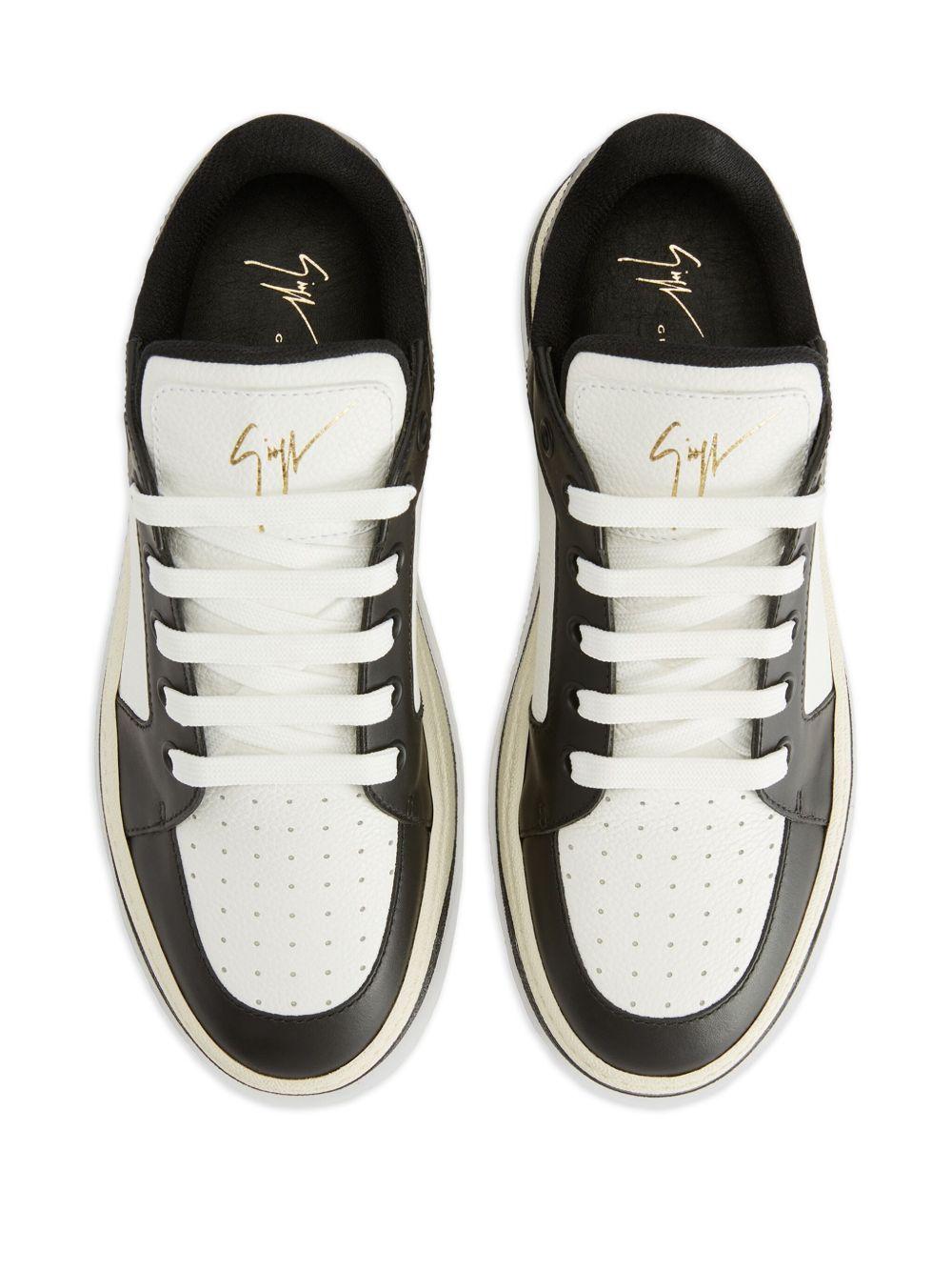 Gz94 low-top leather sneakers Product Image