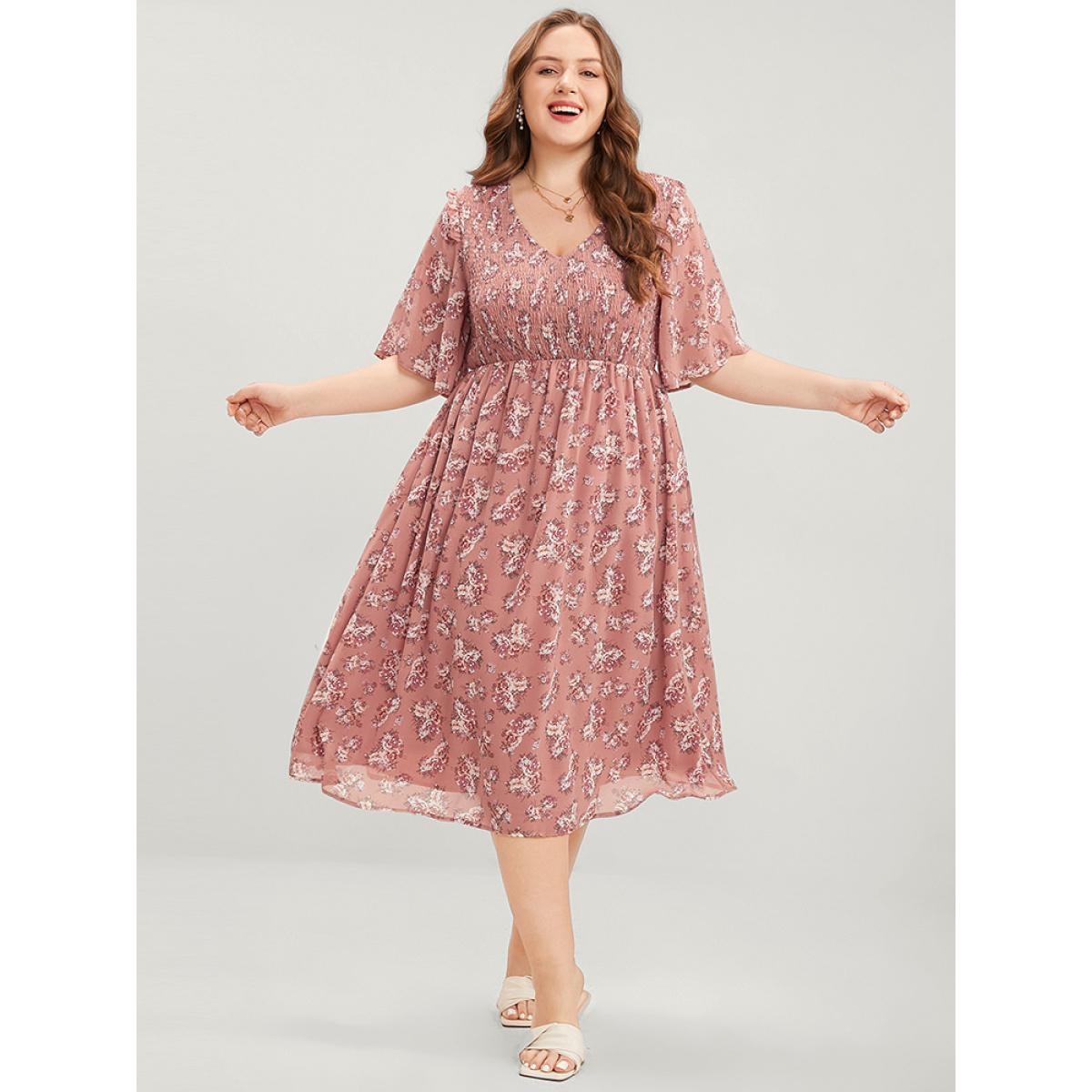 Plus Size Floral Print V Neck Shirred Pocket Ruffle Dress DustyPink Women Elegant Elastic Waist V-neck Half Sleeve Curvy Knee Dress BloomChic 12/L Product Image