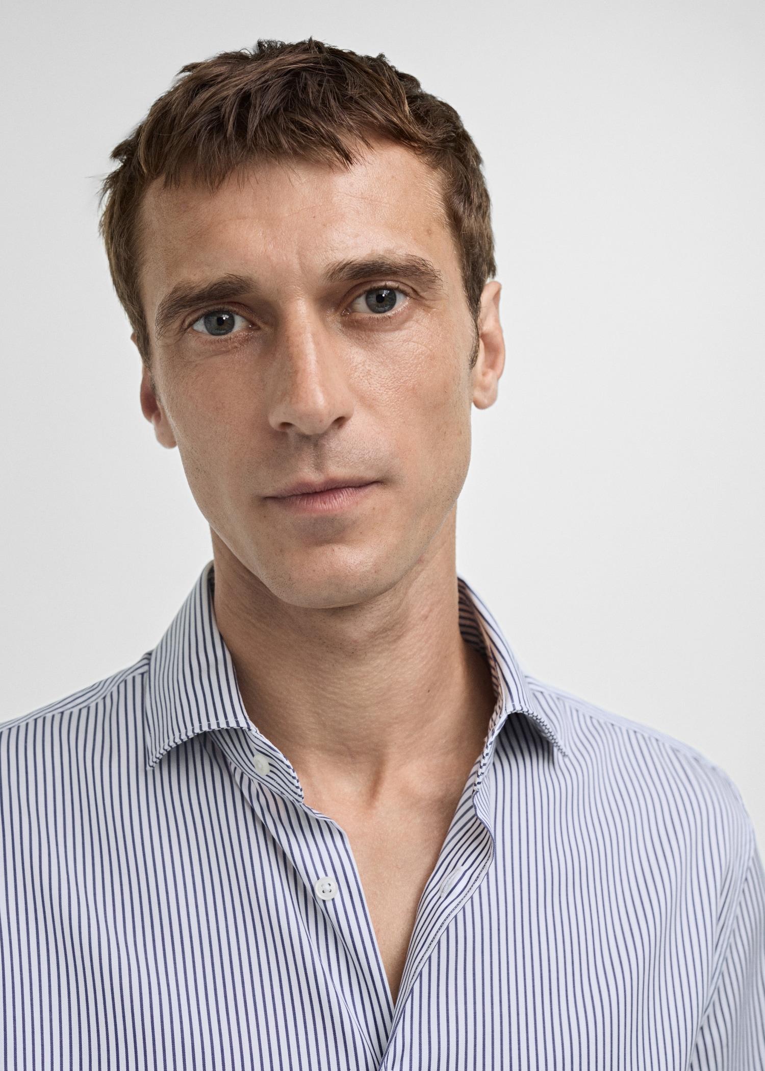 100% cotton slim fit shirt - Men | MANGO USA Product Image