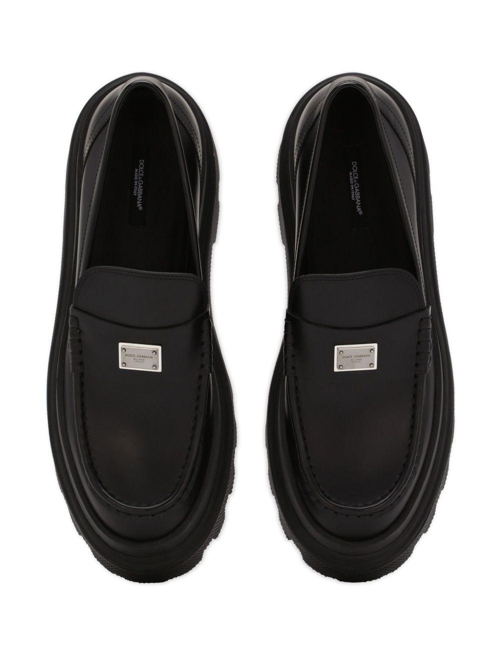 logo-plaque leather loafers Product Image