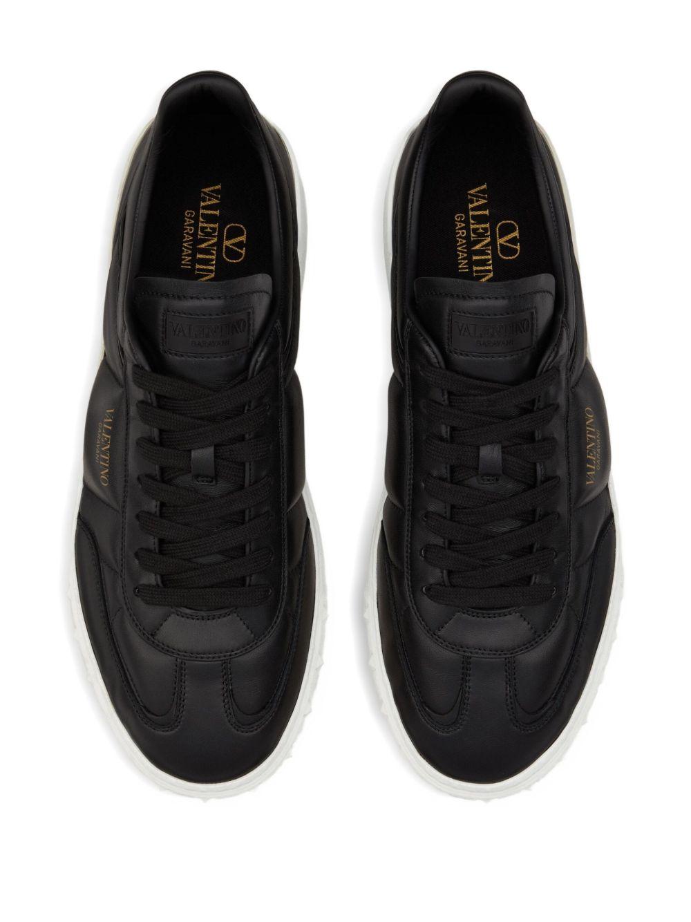 Upvillage low-top sneakers Product Image