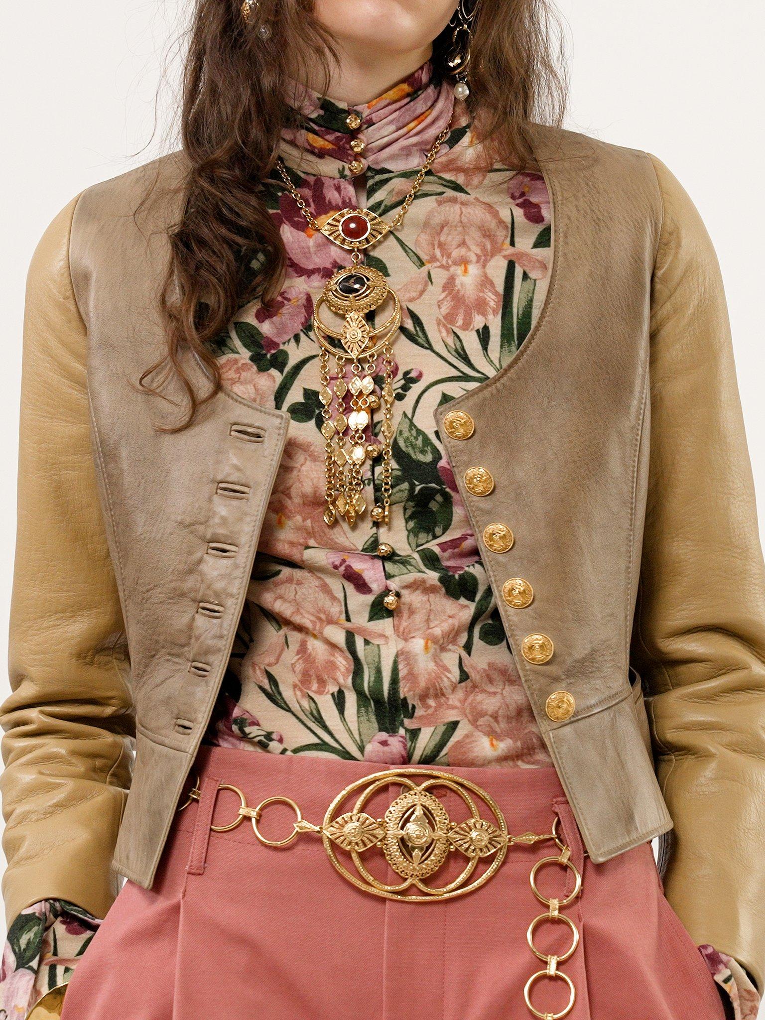 High-rise wide-leg bermuda shorts in cotton Product Image