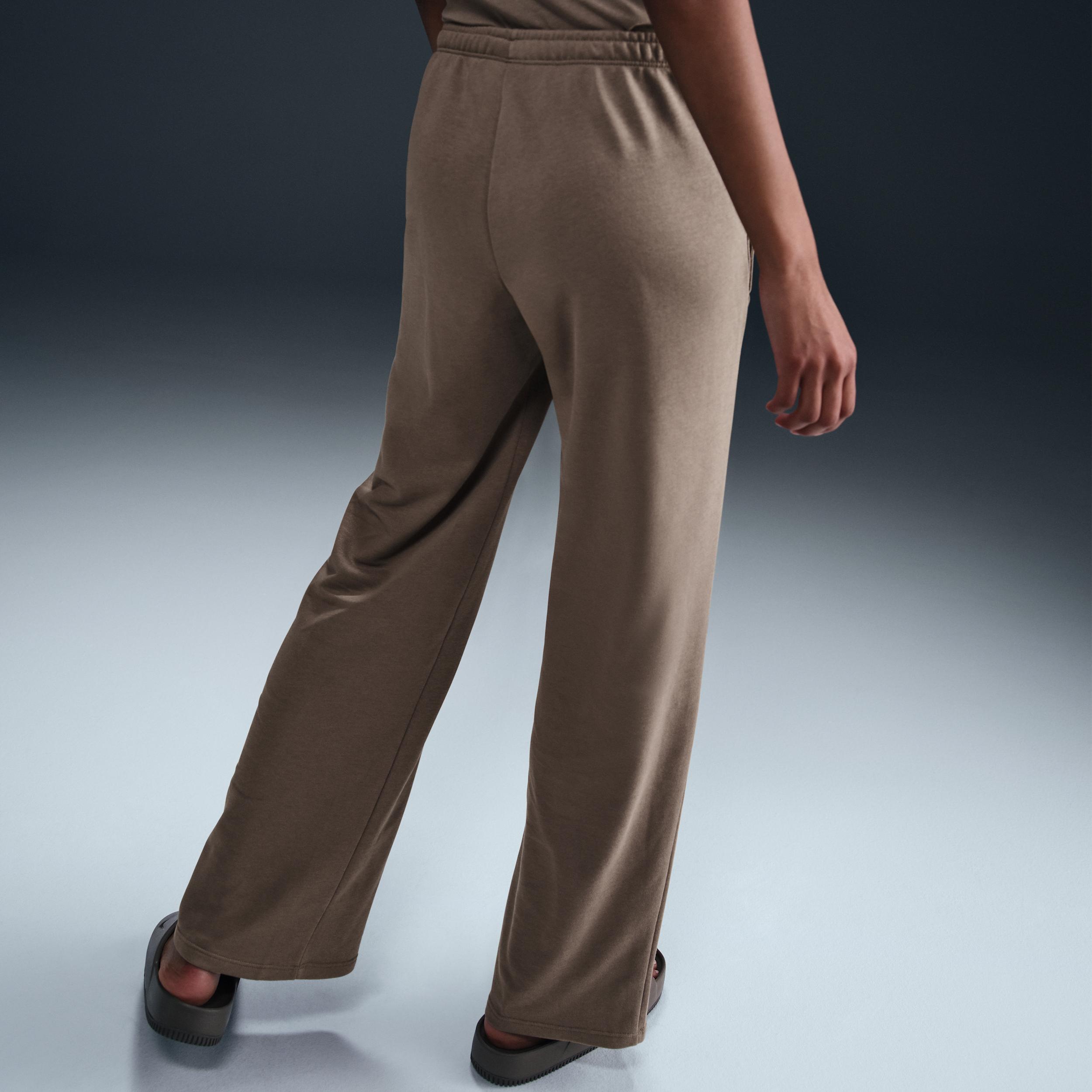 Nike Sportswear Chill Terry Women's Mid-Rise French Terry Open-Hem Sweatpants Product Image