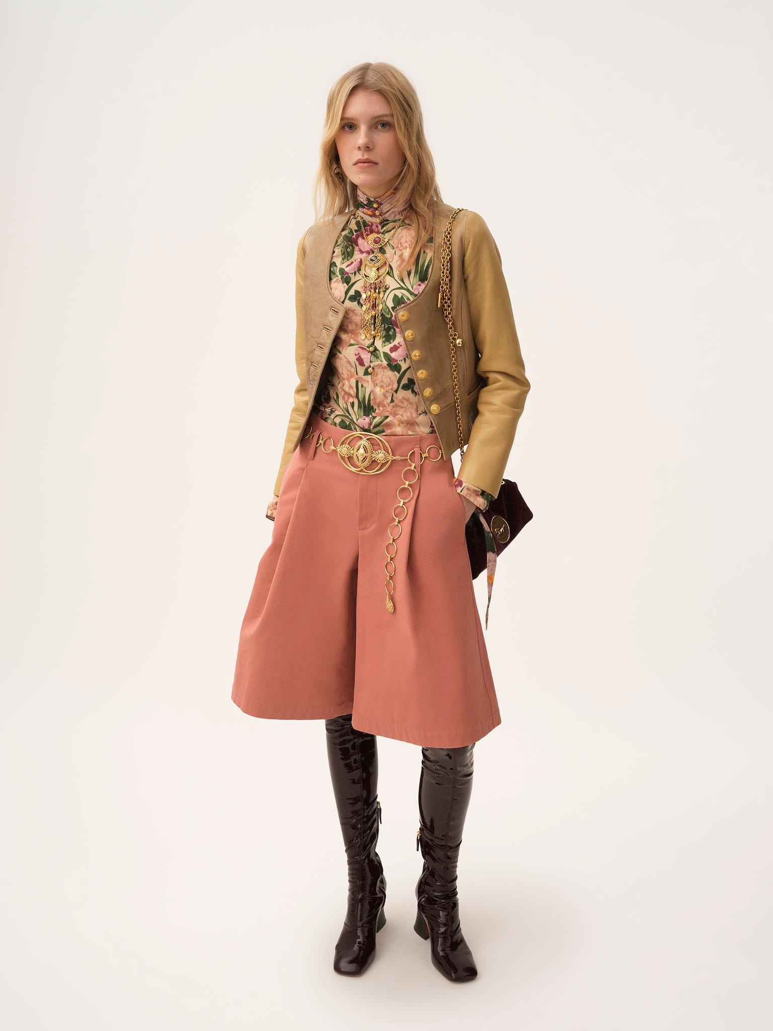 High-rise wide-leg bermuda shorts in cotton Product Image