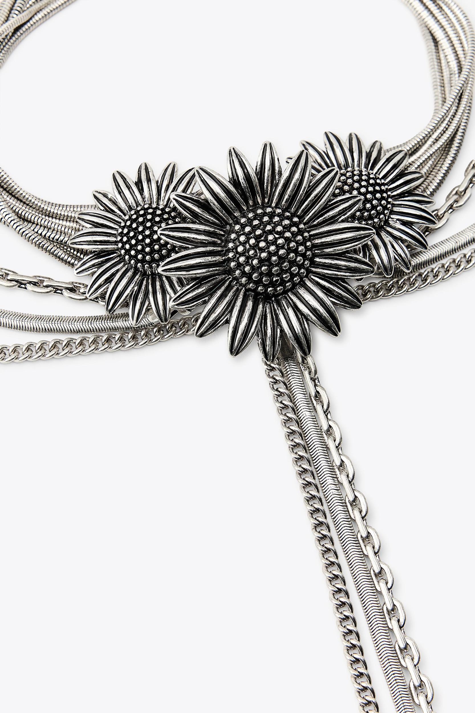 FLOWER CHAIN CHOKER NECKLACE Product Image