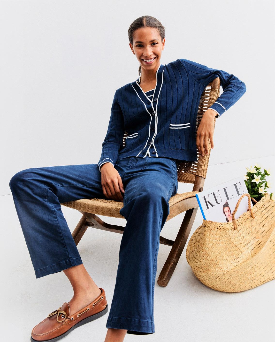 The Dede - Navy/Cream Female Product Image