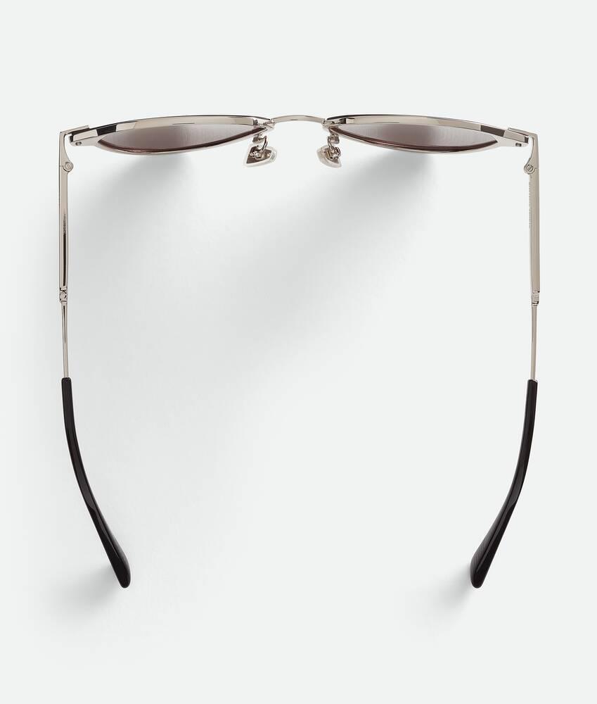 Glaze Metal Aviator Sunglasses in Silver / Grey Product Image