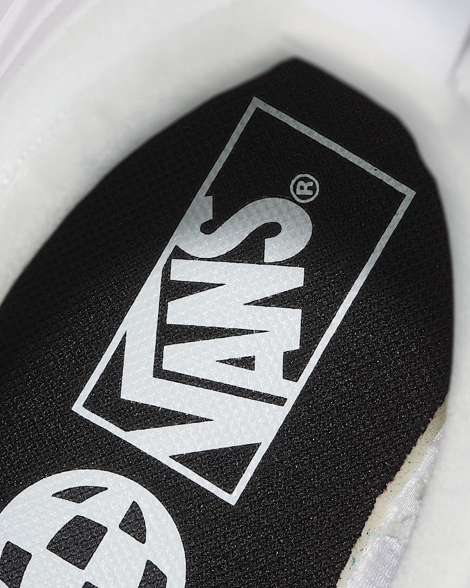 UltraRange Neo VR3 Shoe in True White| Vans US Product Image