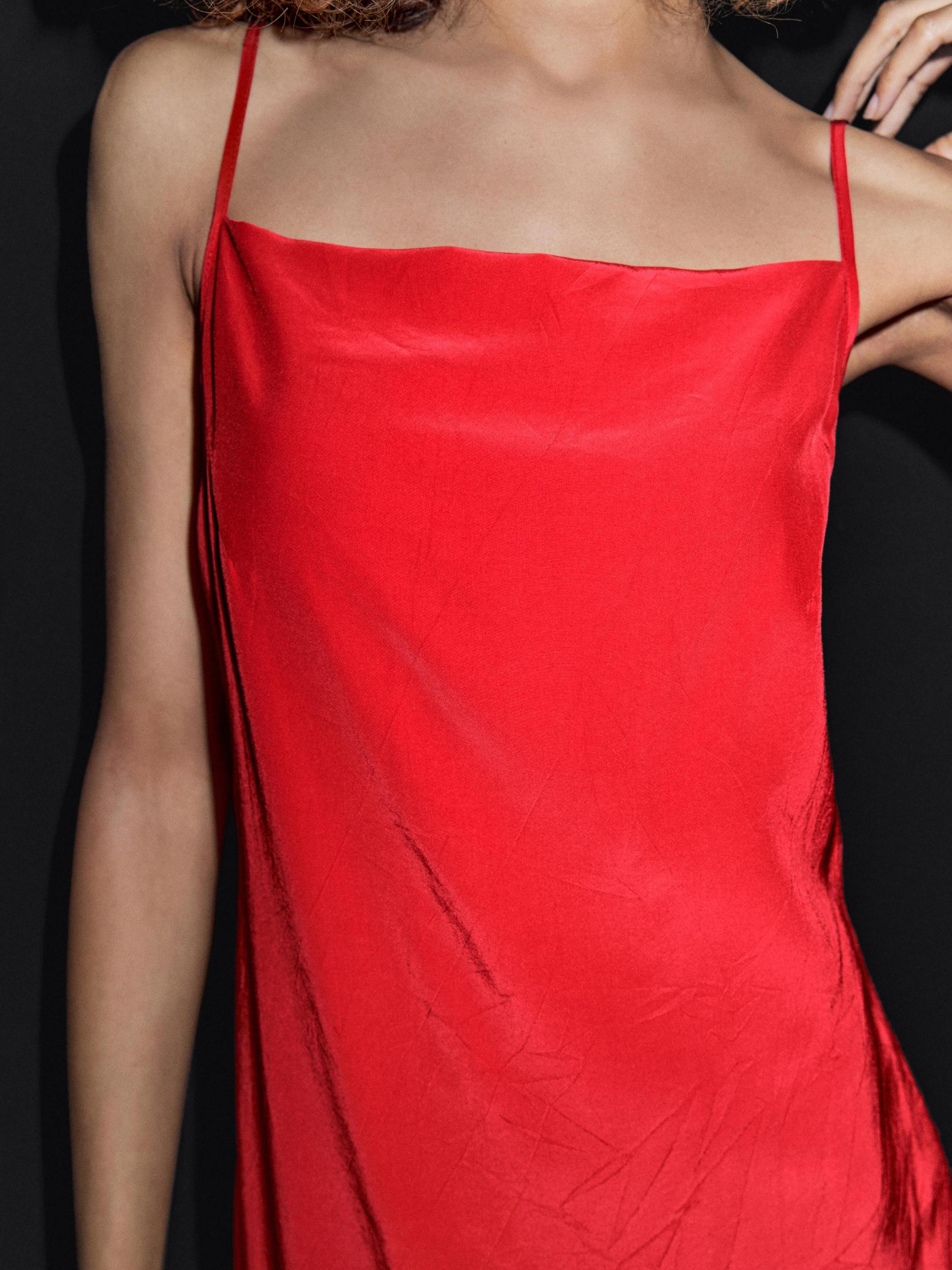 Midi dress with a straight neckline Product Image